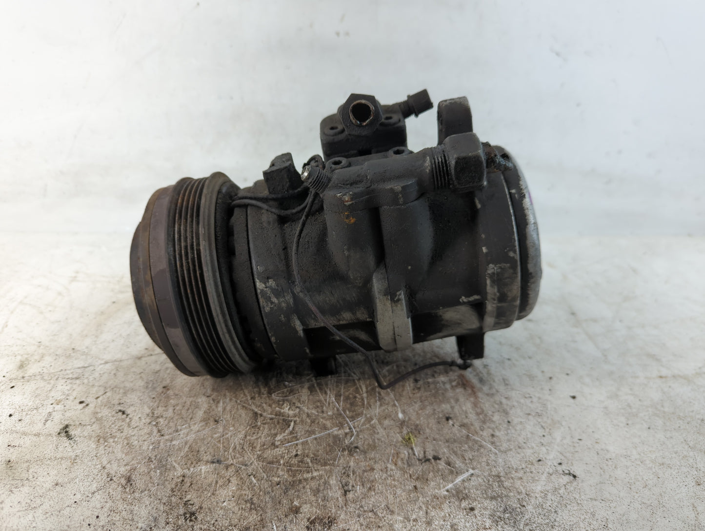 1983 Aftermarket Porsche Air Conditioning A/c Ac Compressor Oem - Oemusedautoparts1.com