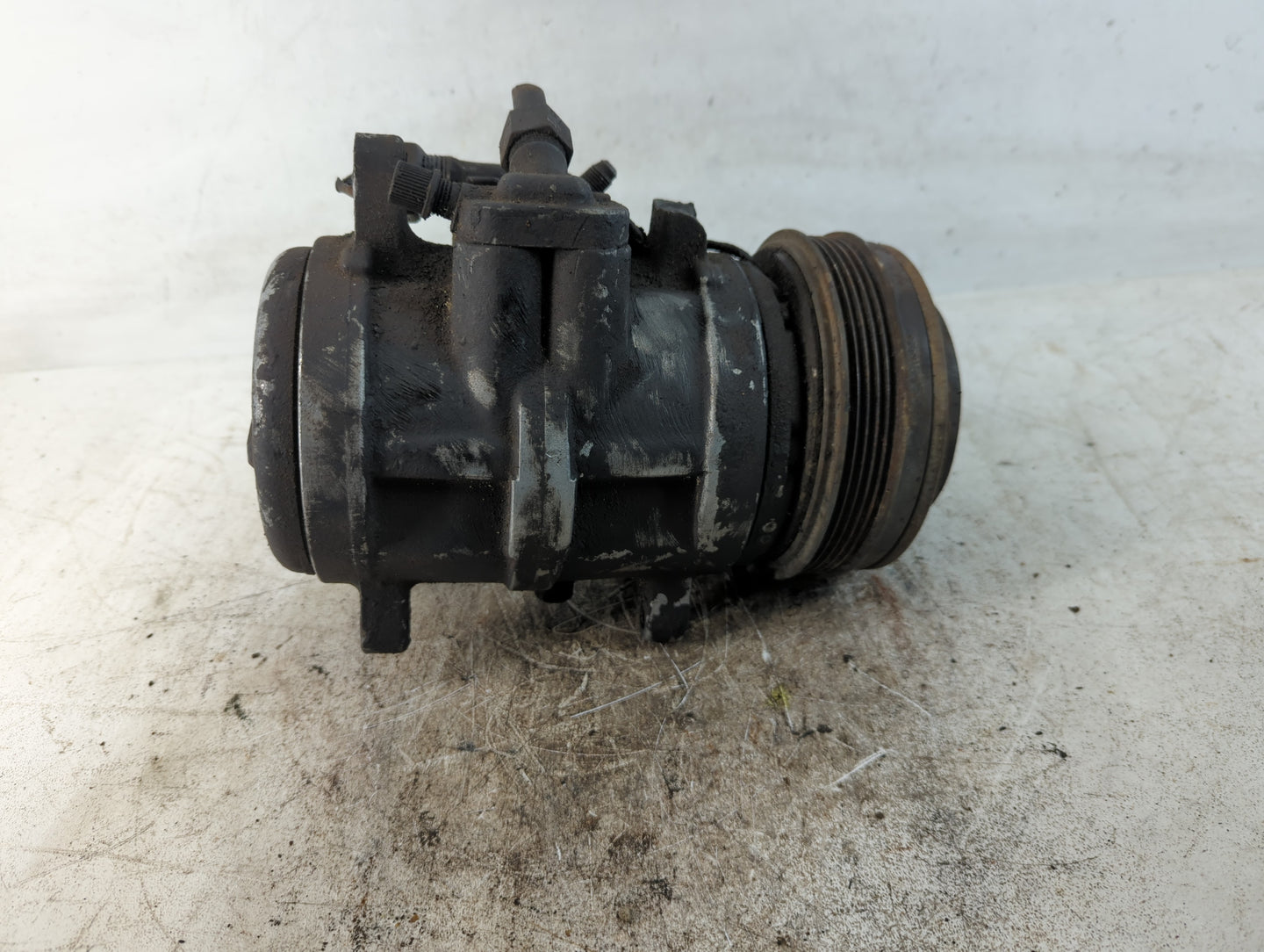 1983 Aftermarket Porsche Air Conditioning A/c Ac Compressor Oem - Oemusedautoparts1.com