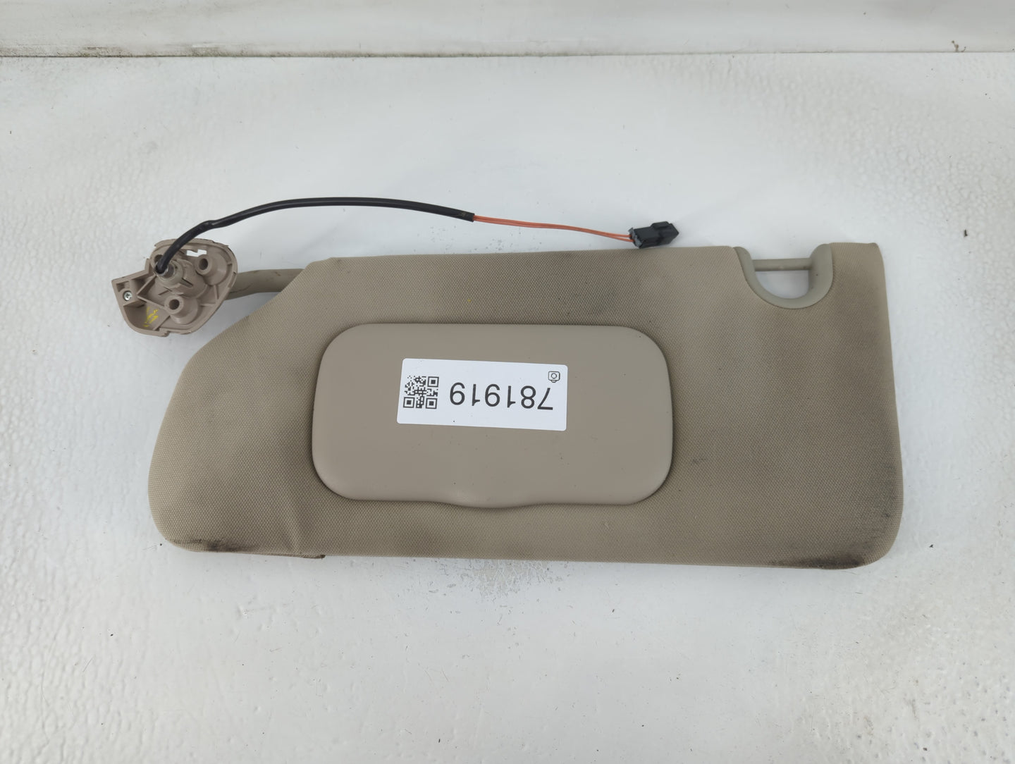 2008-2011 Cadillac Dts Sun Visor Shade Replacement Driver Left Mirror Fits Fits 2008 2009 2010 2011 OEM Used Auto Parts - Oemusedautoparts1.com