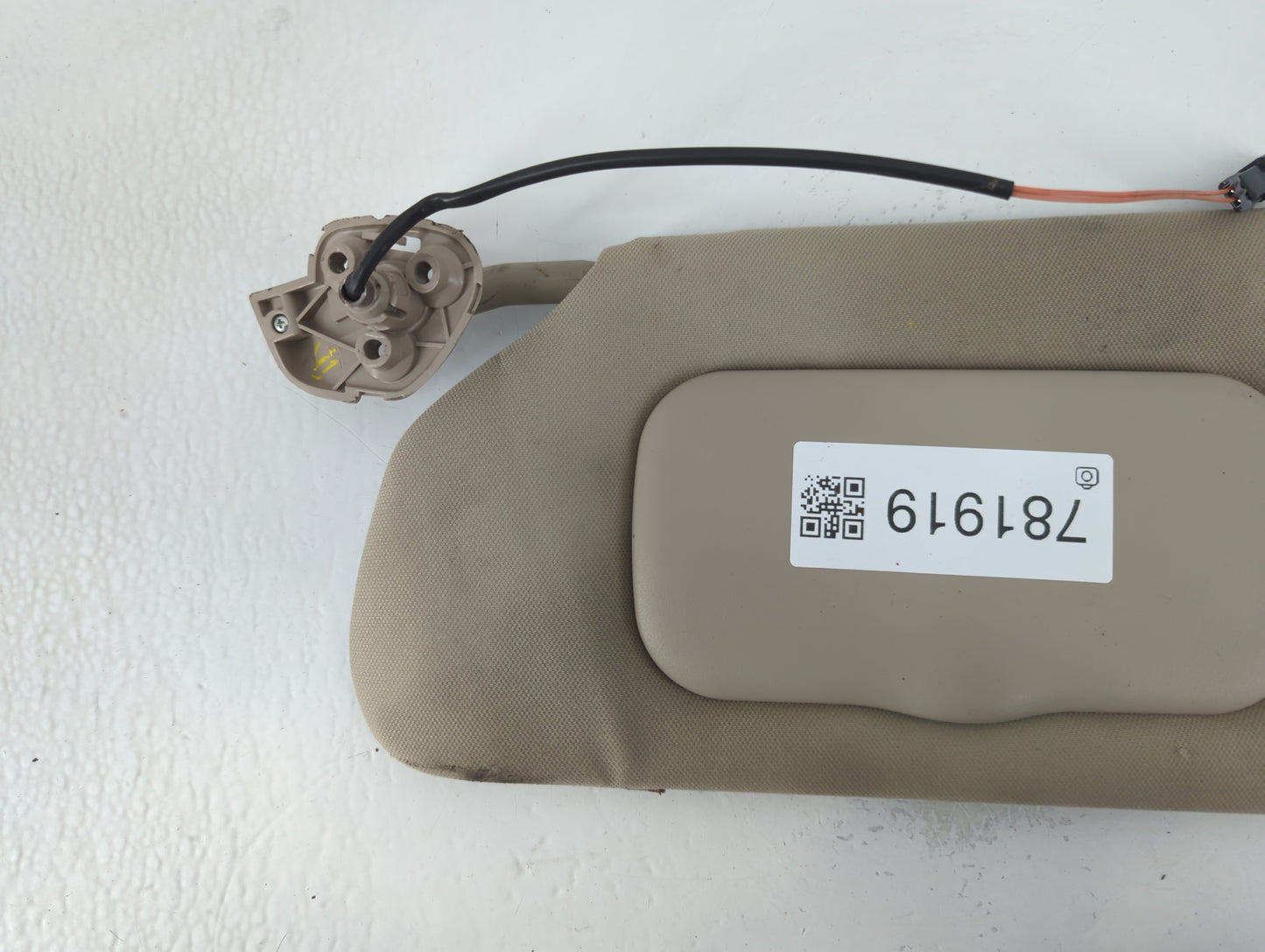 2008-2011 Cadillac Dts Sun Visor Shade Replacement Driver Left Mirror Fits Fits 2008 2009 2010 2011 OEM Used Auto Parts - Oemusedautoparts1.com