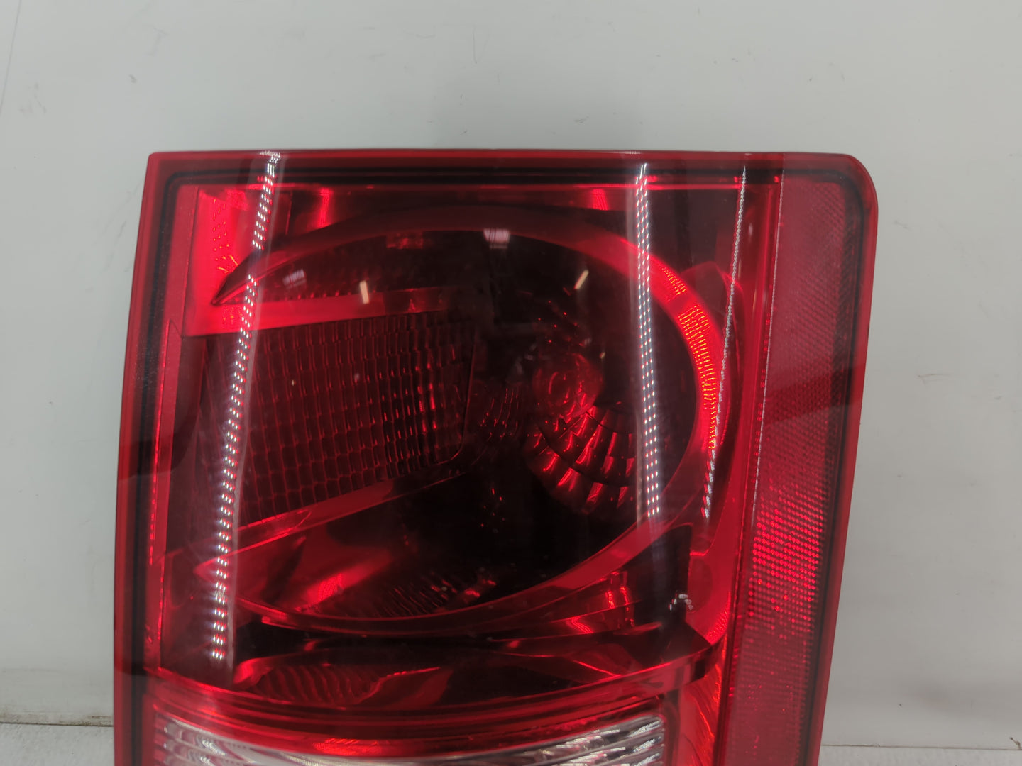 2008-2010 Chrysler Town & Country Tail Light Assembly Passenger Right OEM P/N:05113200AB Fits Fits 2008 2009 2010 OEM Used Auto Parts - Oemusedautoparts1.com