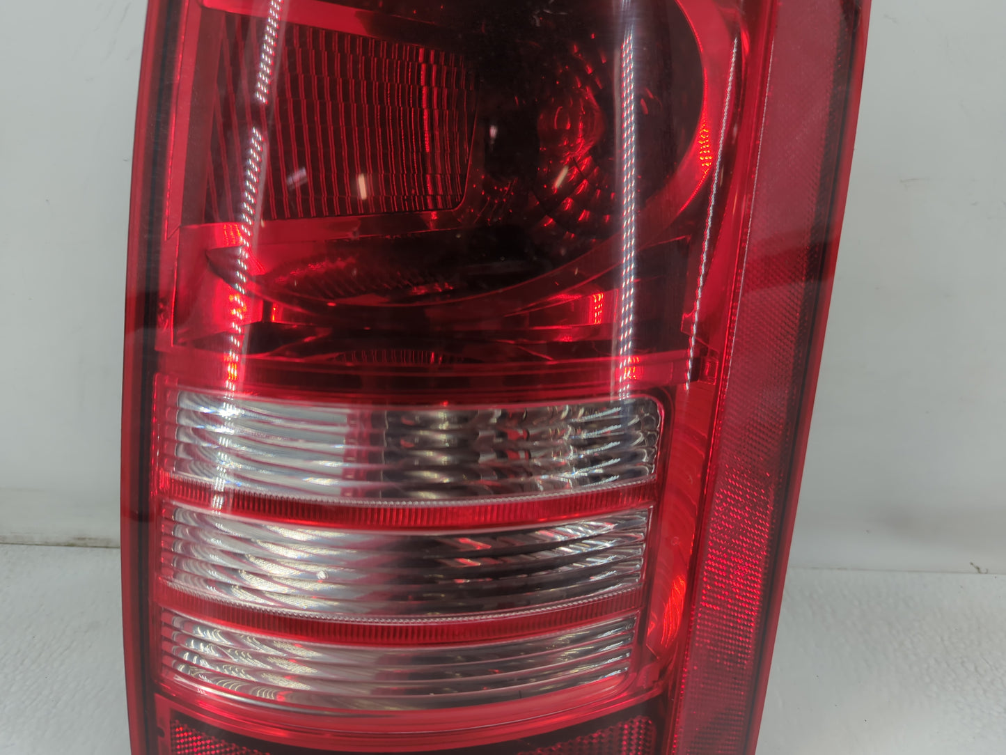 2008-2010 Chrysler Town & Country Tail Light Assembly Passenger Right OEM P/N:05113200AB Fits Fits 2008 2009 2010 OEM Used Auto Parts - Oemusedautoparts1.com