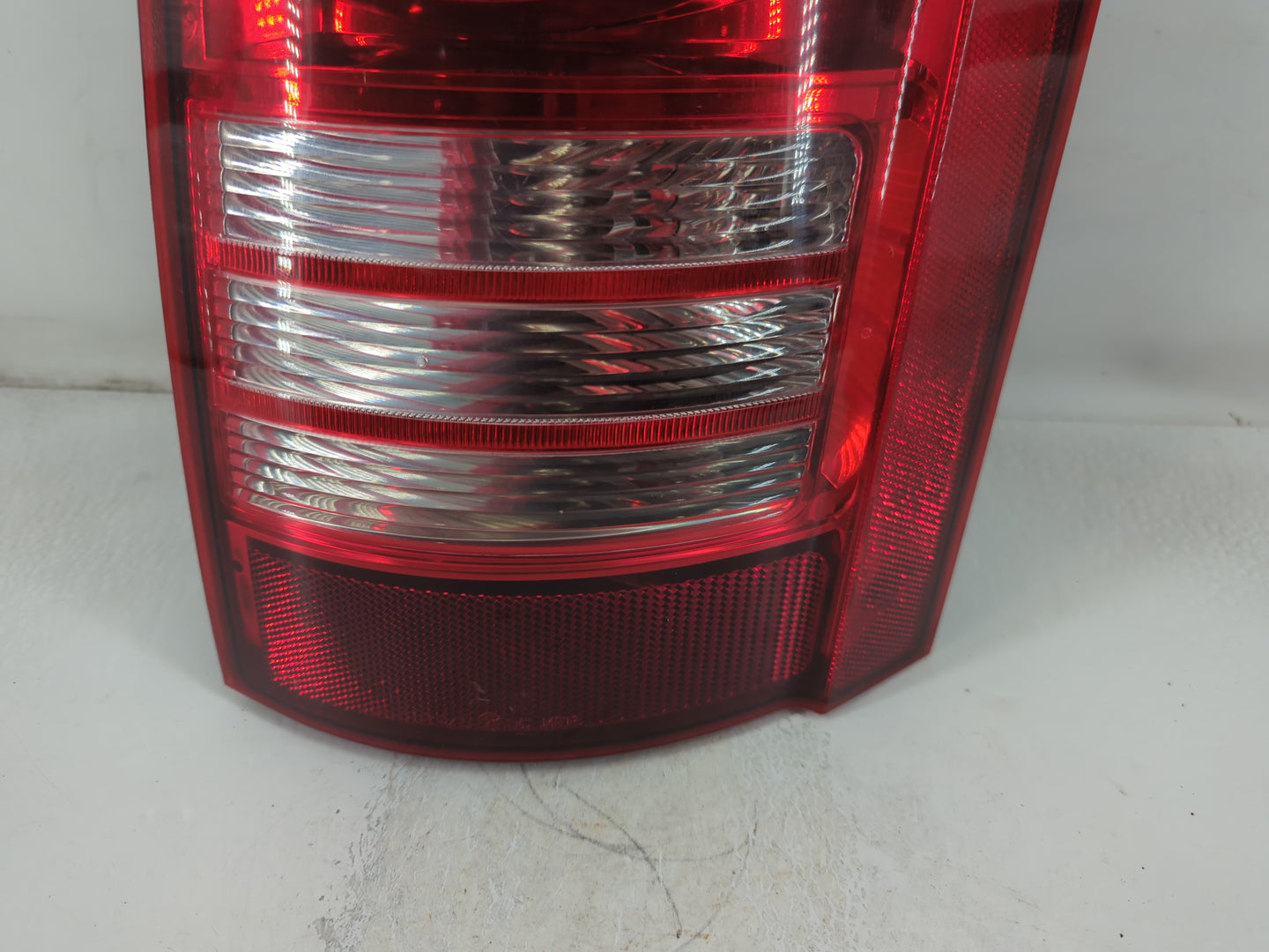 2008-2010 Chrysler Town & Country Tail Light Assembly Passenger Right OEM P/N:05113200AB Fits Fits 2008 2009 2010 OEM Used Auto Parts - Oemusedautoparts1.com