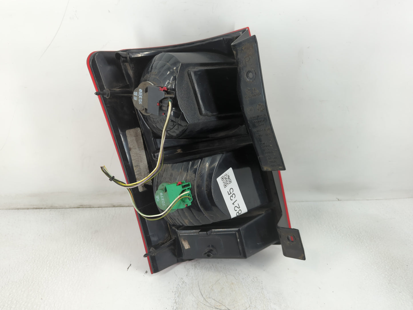 2008-2010 Chrysler Town & Country Tail Light Assembly Passenger Right OEM P/N:05113200AB Fits Fits 2008 2009 2010 OEM Used Auto Parts - Oemusedautoparts1.com