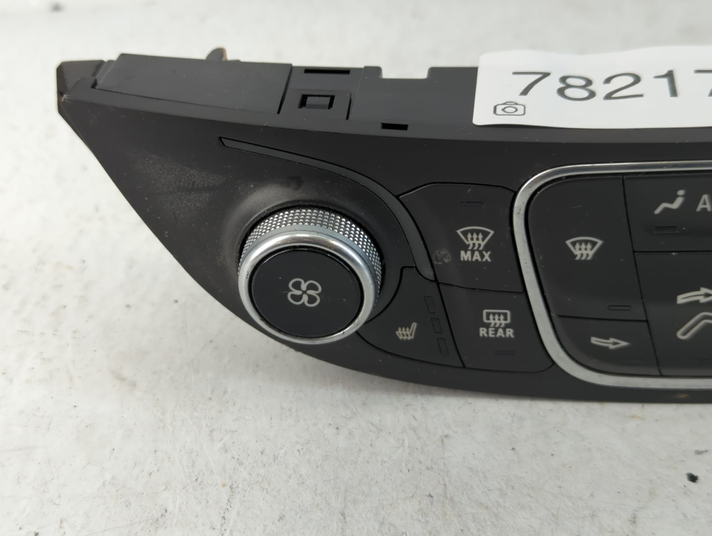 2018 Chevrolet Volt Climate Control Module Temperature AC/Heater Replacement P/N:84413272 Fits OEM Used Auto Parts - Oemusedautoparts1.com