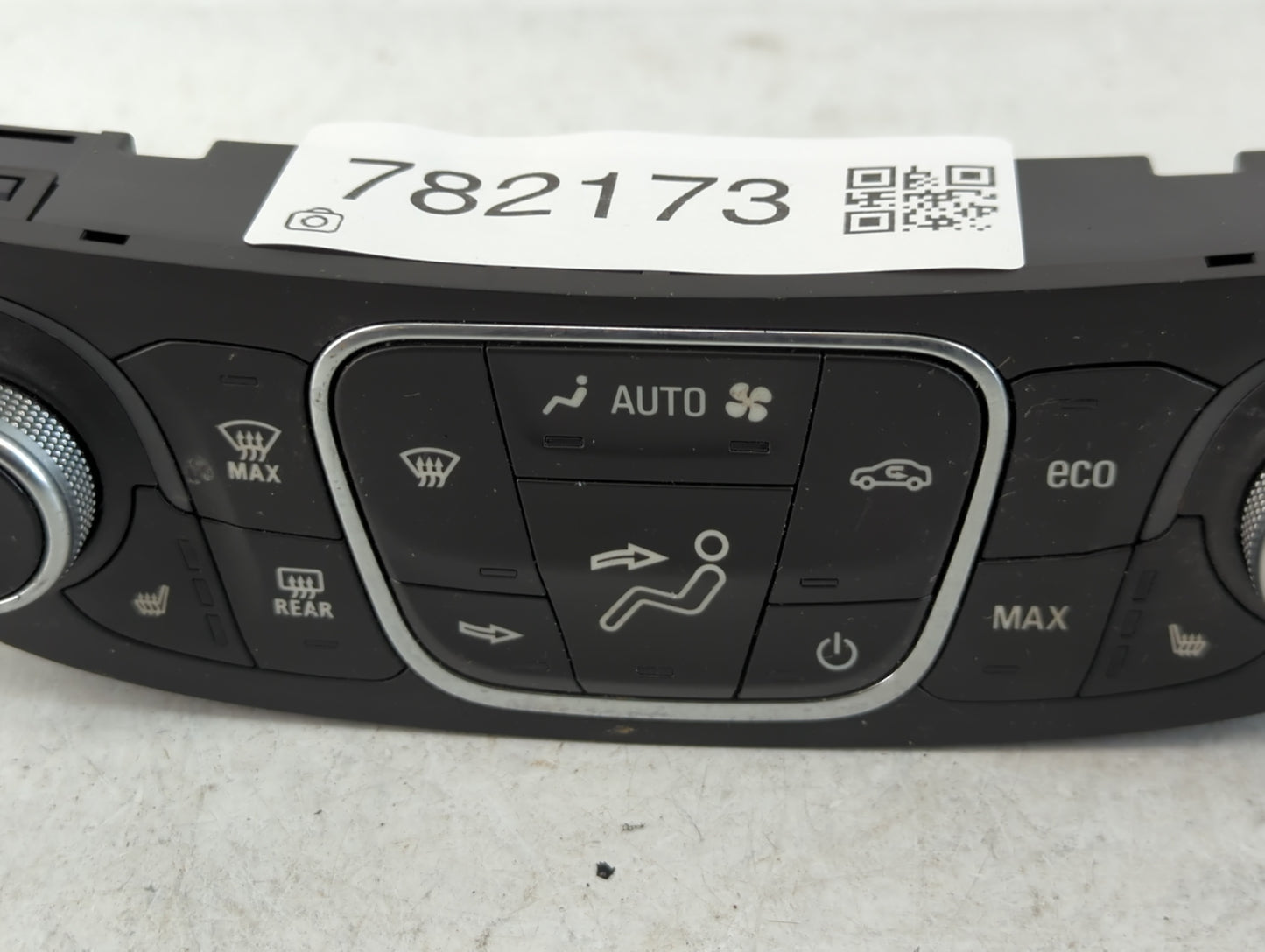 2018 Chevrolet Volt Climate Control Module Temperature AC/Heater Replacement P/N:84413272 Fits OEM Used Auto Parts - Oemusedautoparts1.com