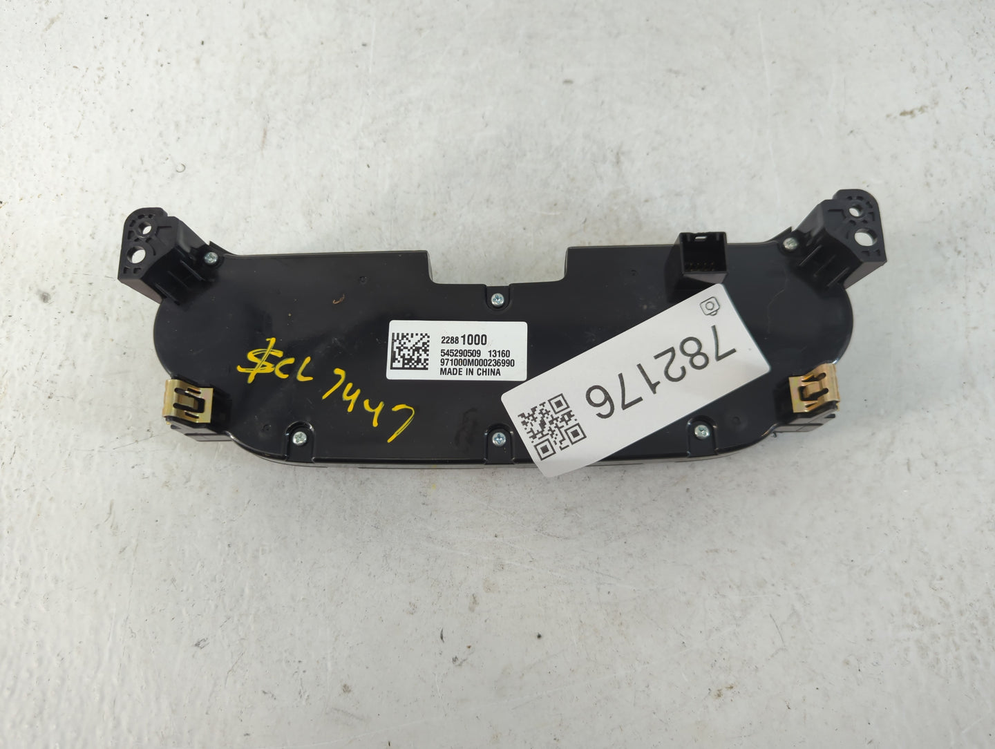 2013 Chevrolet Malibu Climate Control Module Temperature AC/Heater Replacement P/N:22881000 Fits OEM Used Auto Parts - Oemusedautoparts1.com