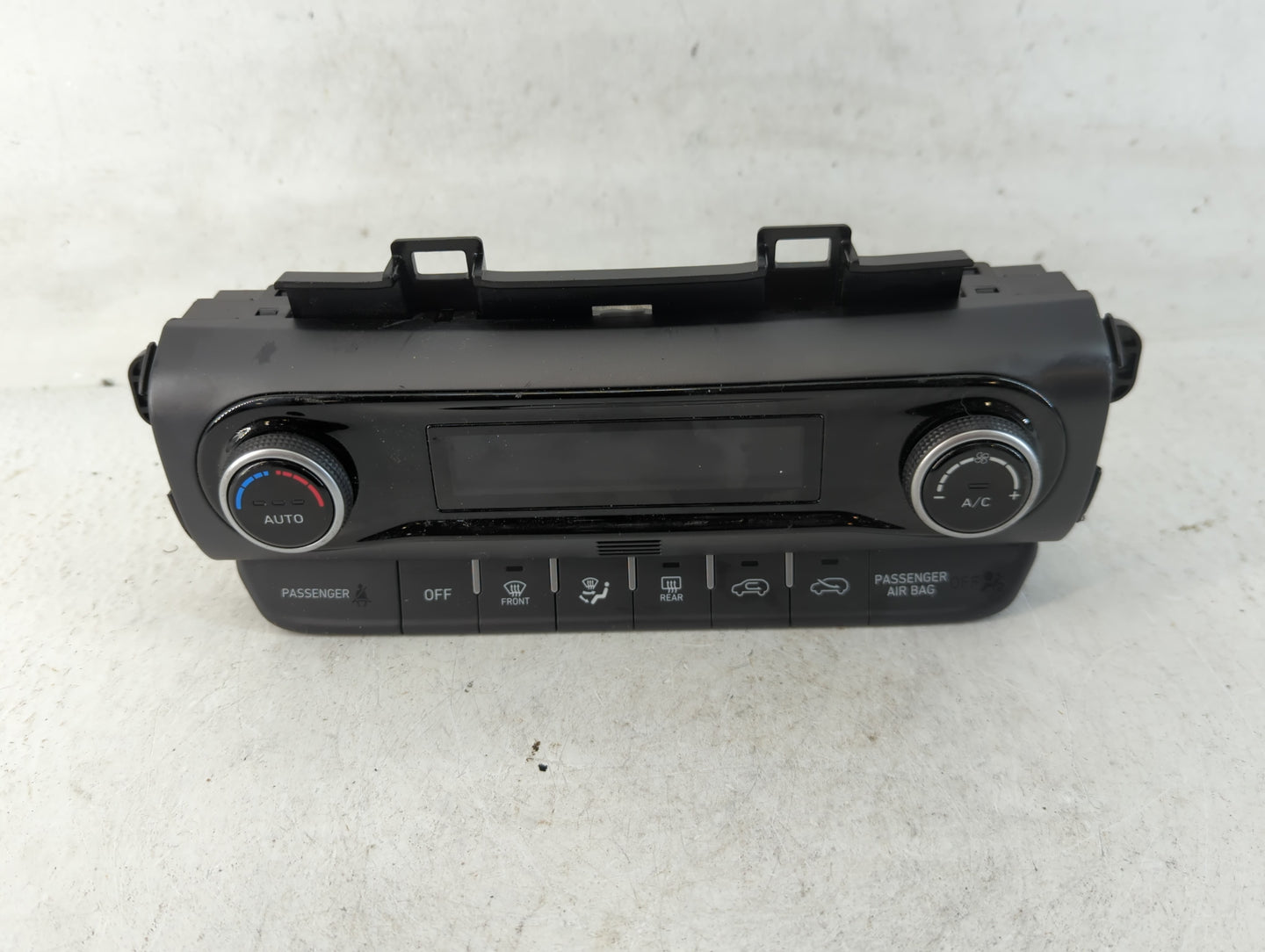 2022 Hyundai Kona Climate Control Module Temperature AC/Heater Replacement P/N:97250-J9DT0 Fits OEM Used Auto Parts - Oemusedautoparts1.com