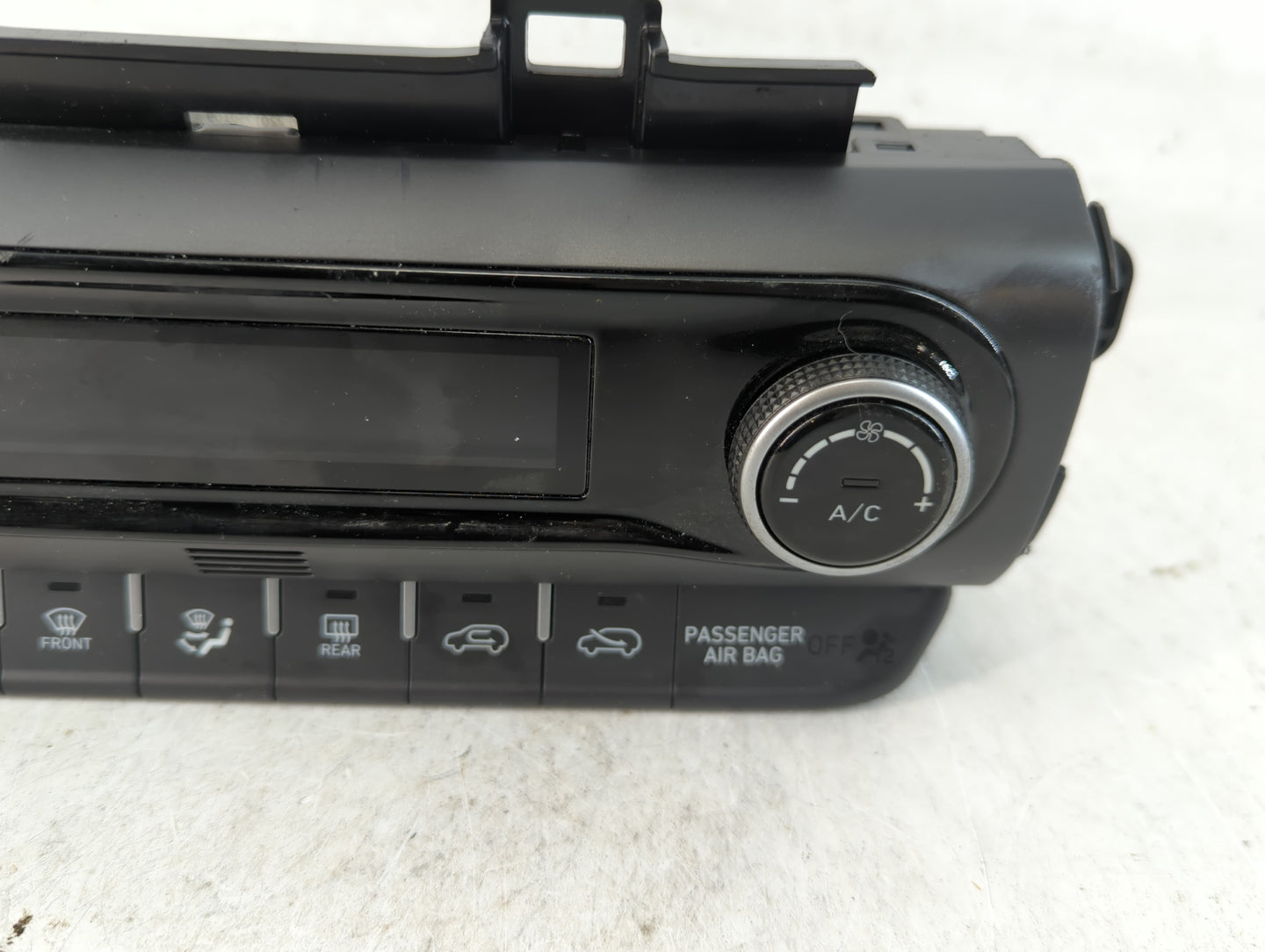 2022 Hyundai Kona Climate Control Module Temperature AC/Heater Replacement P/N:97250-J9DT0 Fits OEM Used Auto Parts - Oemusedautoparts1.com