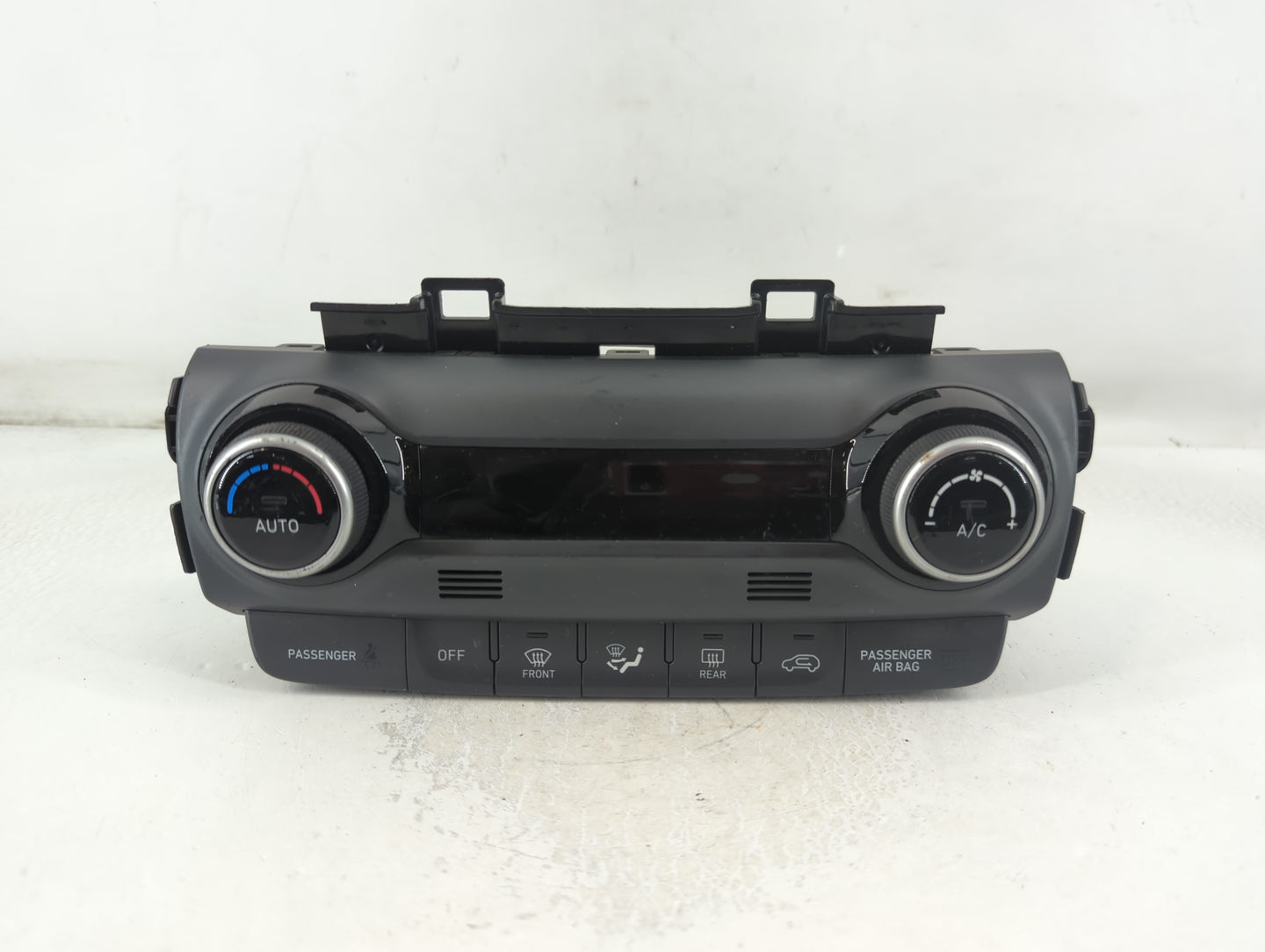 2018-2021 Hyundai Kona Climate Control Module Temperature AC/Heater Replacement P/N:97250-J9411 Fits Fits 2018 2019 2020 2021 OEM Used Auto Parts - Oemusedautoparts1.com