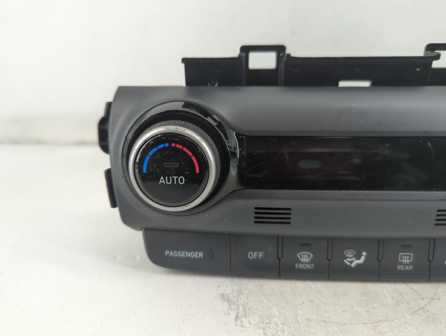 2018-2021 Hyundai Kona Climate Control Module Temperature AC/Heater Replacement P/N:97250-J9411 Fits Fits 2018 2019 2020 2021 OEM Used Auto Parts - Oemusedautoparts1.com