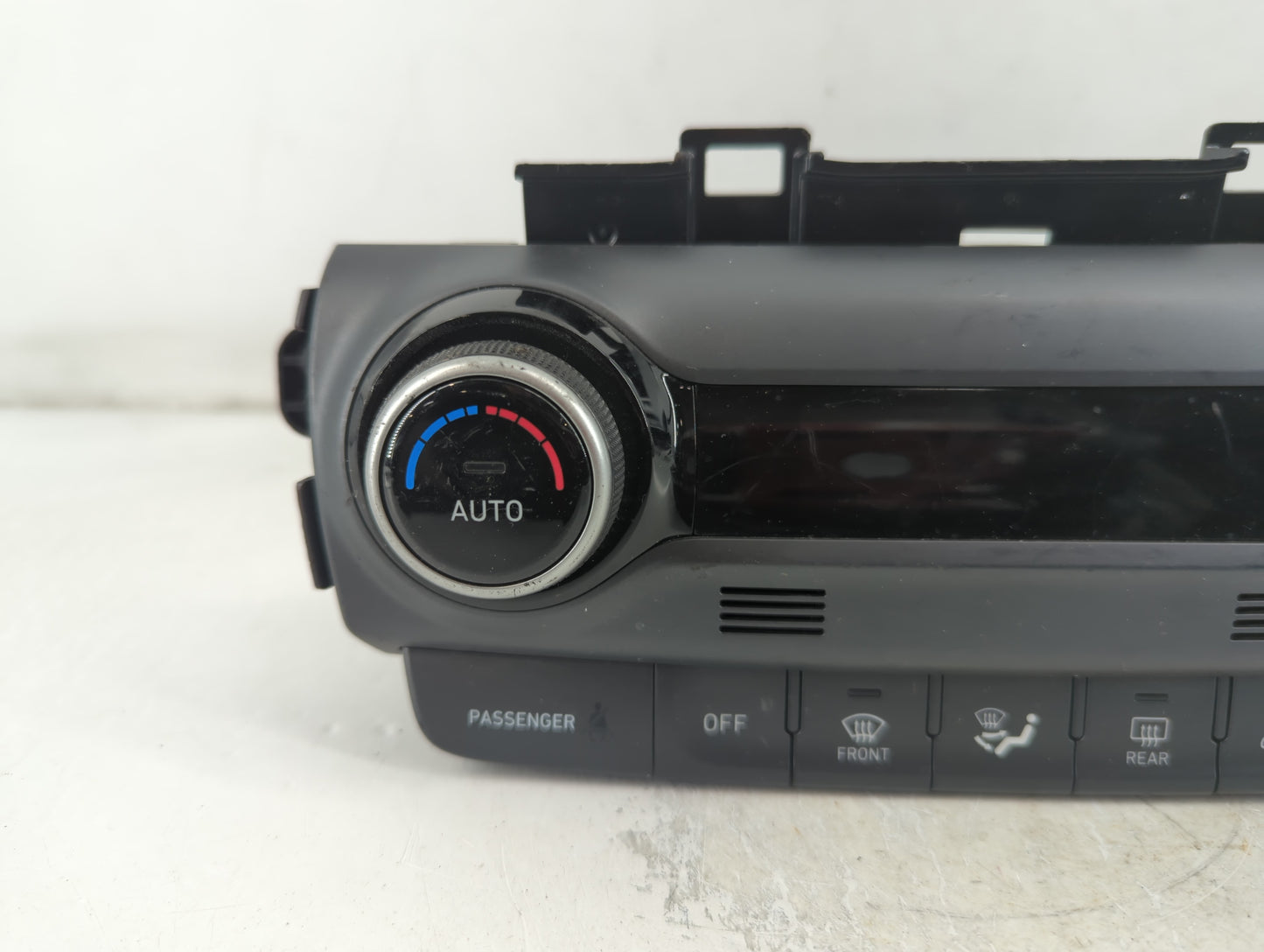 2018-2021 Hyundai Kona Climate Control Module Temperature AC/Heater Replacement P/N:97250-J9411 Fits Fits 2018 2019 2020 2021 OEM Used Auto Parts - Oemusedautoparts1.com