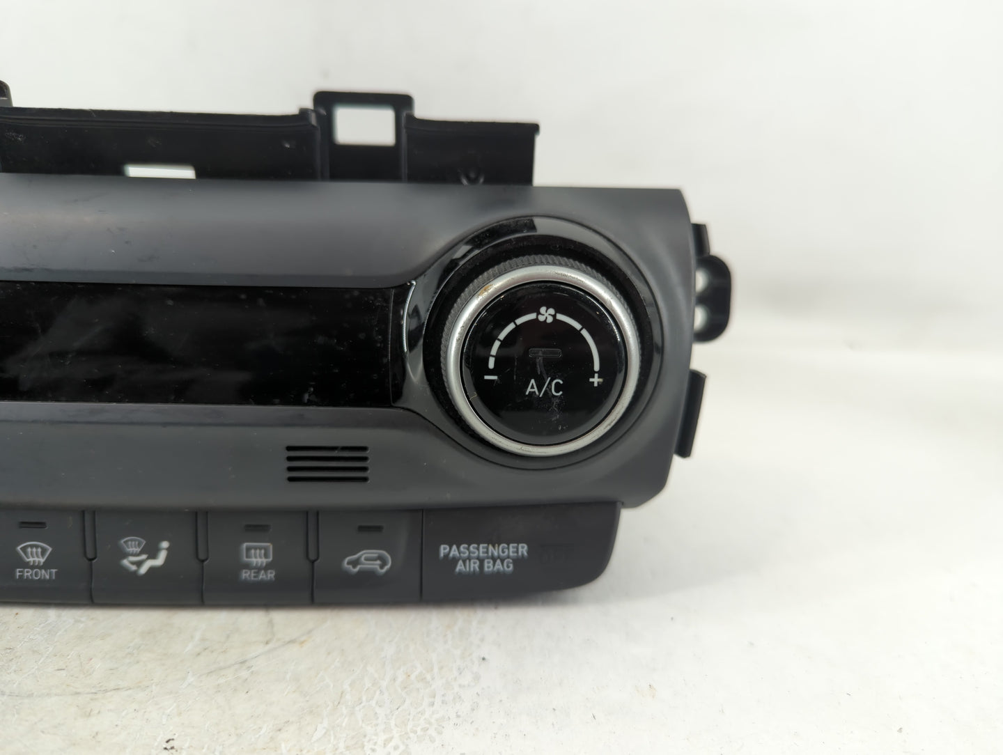 2018-2021 Hyundai Kona Climate Control Module Temperature AC/Heater Replacement P/N:97250-J9411 Fits Fits 2018 2019 2020 2021 OEM Used Auto Parts - Oemusedautoparts1.com