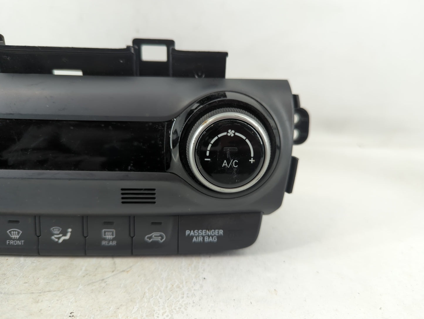 2018-2021 Hyundai Kona Climate Control Module Temperature AC/Heater Replacement P/N:97250-J9411 Fits Fits 2018 2019 2020 2021 OEM Used Auto Parts - Oemusedautoparts1.com