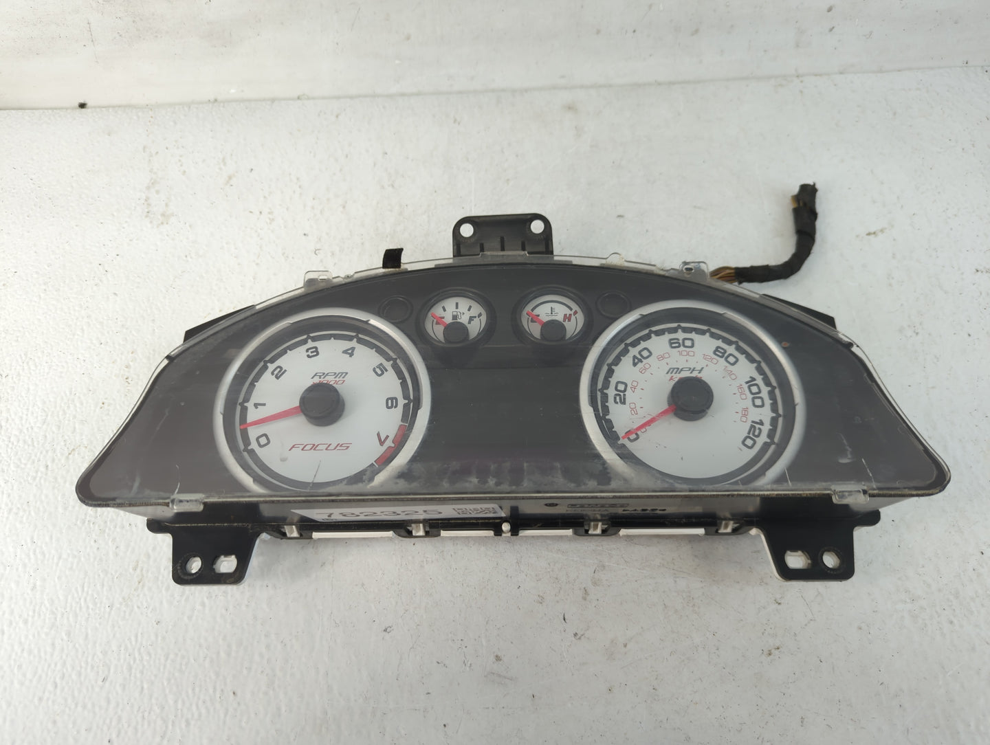 2008-2012 Buick Enclave Instrument Cluster Speedometer Gauges Fits Fits 2008 2009 2010 2011 2012 OEM Used Auto Parts - Oemusedautoparts1.com