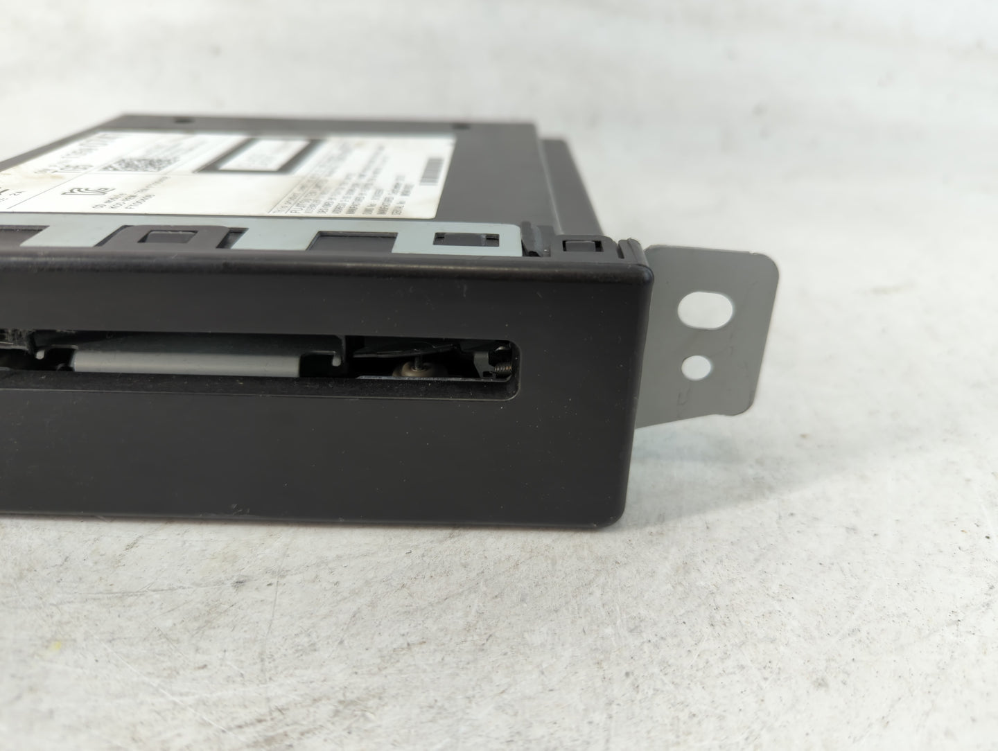 2014 Cadillac Srx Radio AM FM Cd Player Receiver Replacement P/N:13590747 Fits OEM Used Auto Parts - Oemusedautoparts1.com