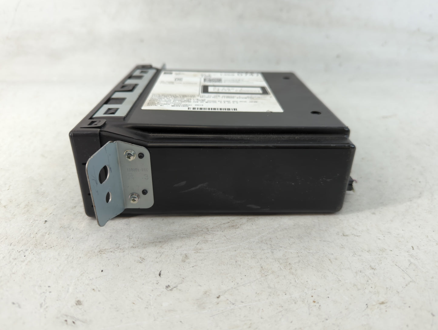 2014 Cadillac Srx Radio AM FM Cd Player Receiver Replacement P/N:13590747 Fits OEM Used Auto Parts - Oemusedautoparts1.com