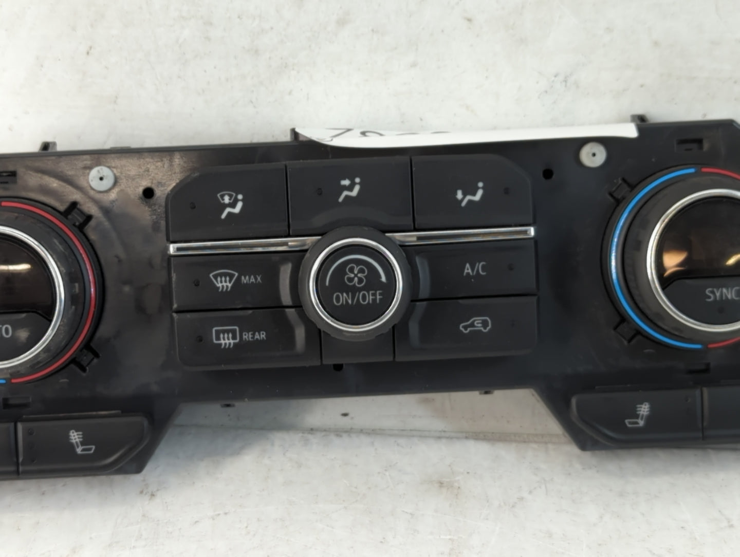 2019 Chevrolet Silverado 1500 Climate Control Module Temperature AC/Heater Replacement P/N:84499511 Fits Fits 2020 OEM Used Auto Parts - Oemusedautoparts1.com