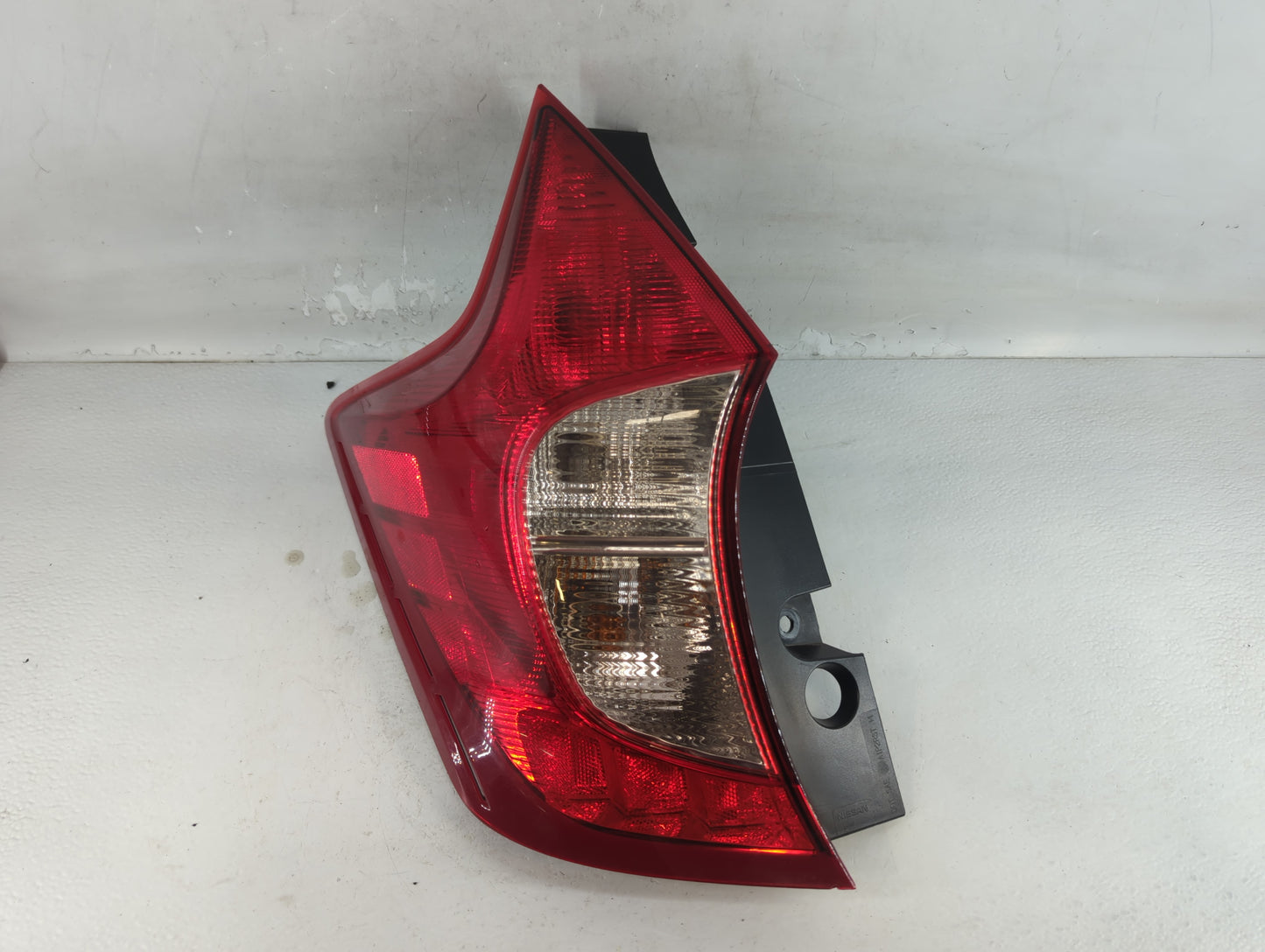 2014-2019 Nissan Versa Tail Light Assembly Passenger Right OEM P/N:265553WC0A Fits Fits 2014 2015 2016 2017 2018 2019 OEM Used Auto Parts - Oemusedautoparts1.com