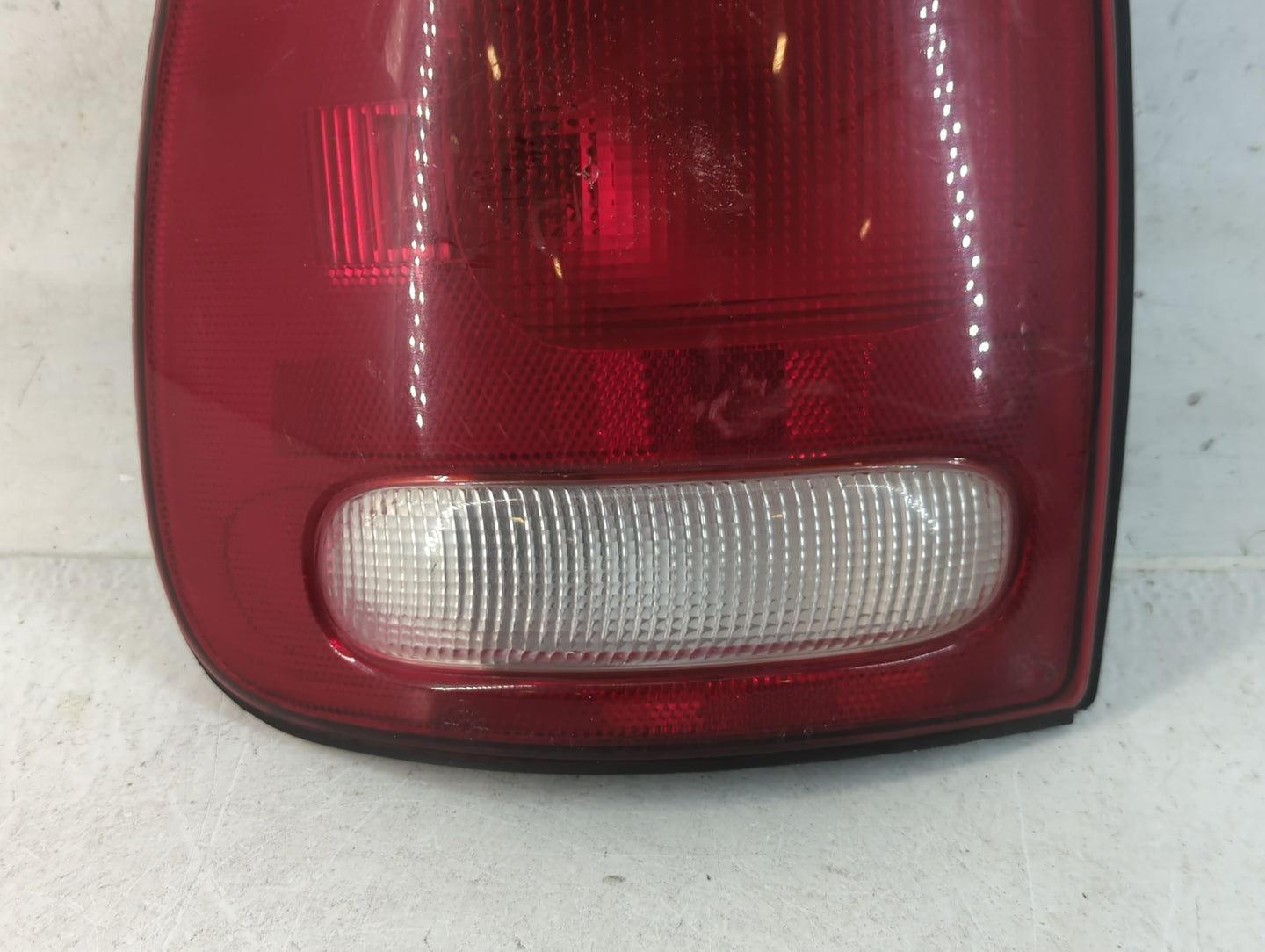 1995-1997 Lincoln Town Car Tail Light Assembly Passenger Right OEM P/N:6172K Fits Fits 1995 1996 1997 OEM Used Auto Parts - Oemusedautoparts1.com