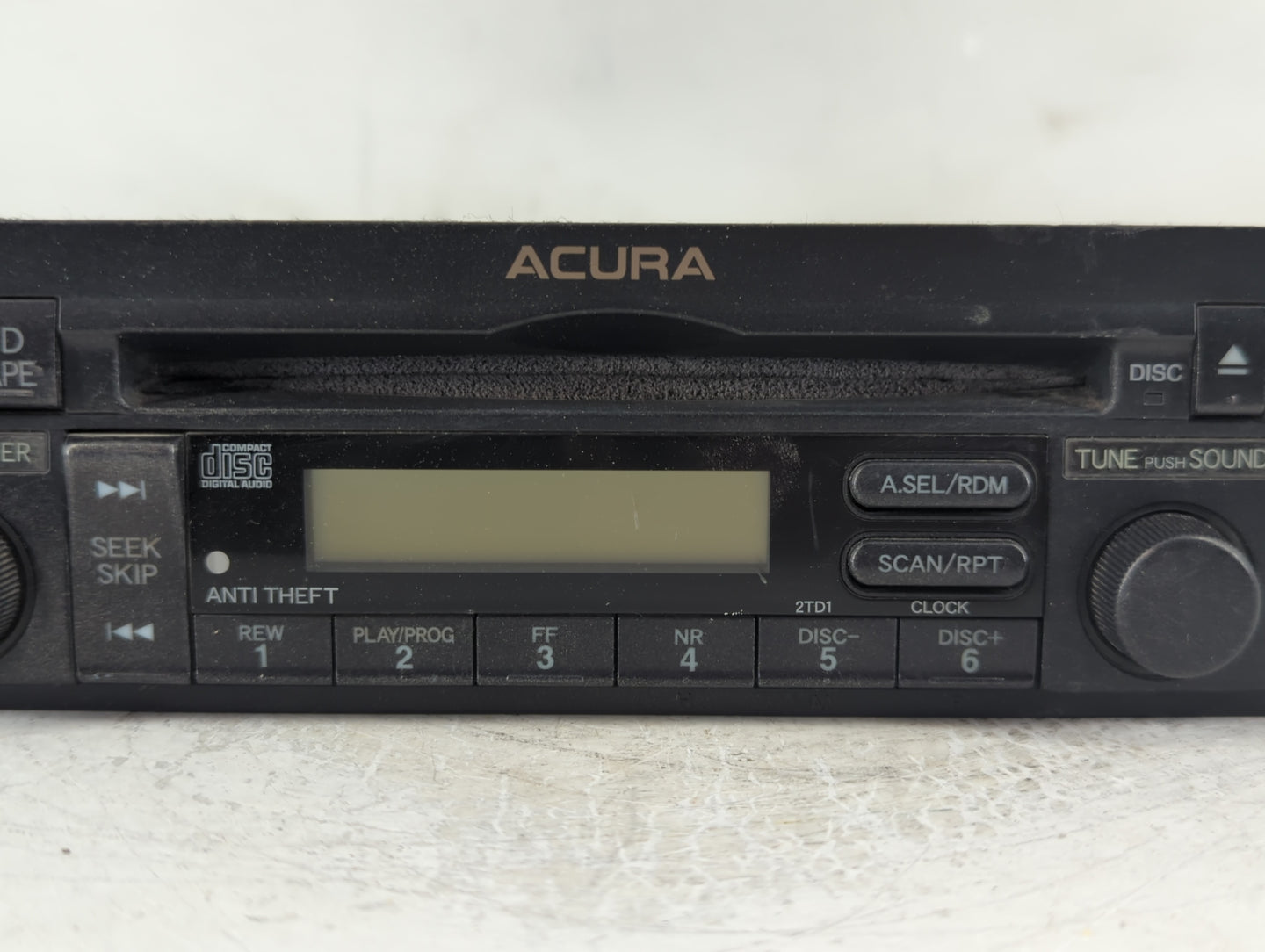 2004-2005 Acura El Radio AM FM Cd Player Receiver Replacement P/N:39101-S5N-A210-M1 Fits Fits 2004 2005 OEM Used Auto Parts - Oemusedautoparts1.com
