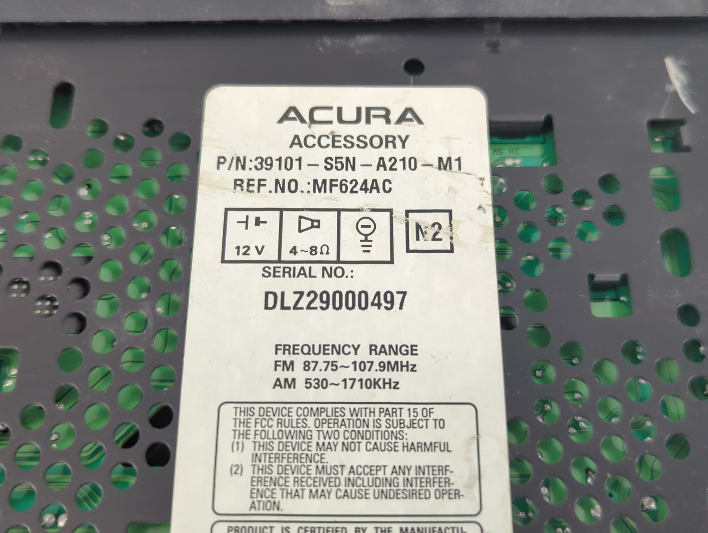 2004-2005 Acura El Radio AM FM Cd Player Receiver Replacement P/N:39101-S5N-A210-M1 Fits Fits 2004 2005 OEM Used Auto Parts - Oemusedautoparts1.com