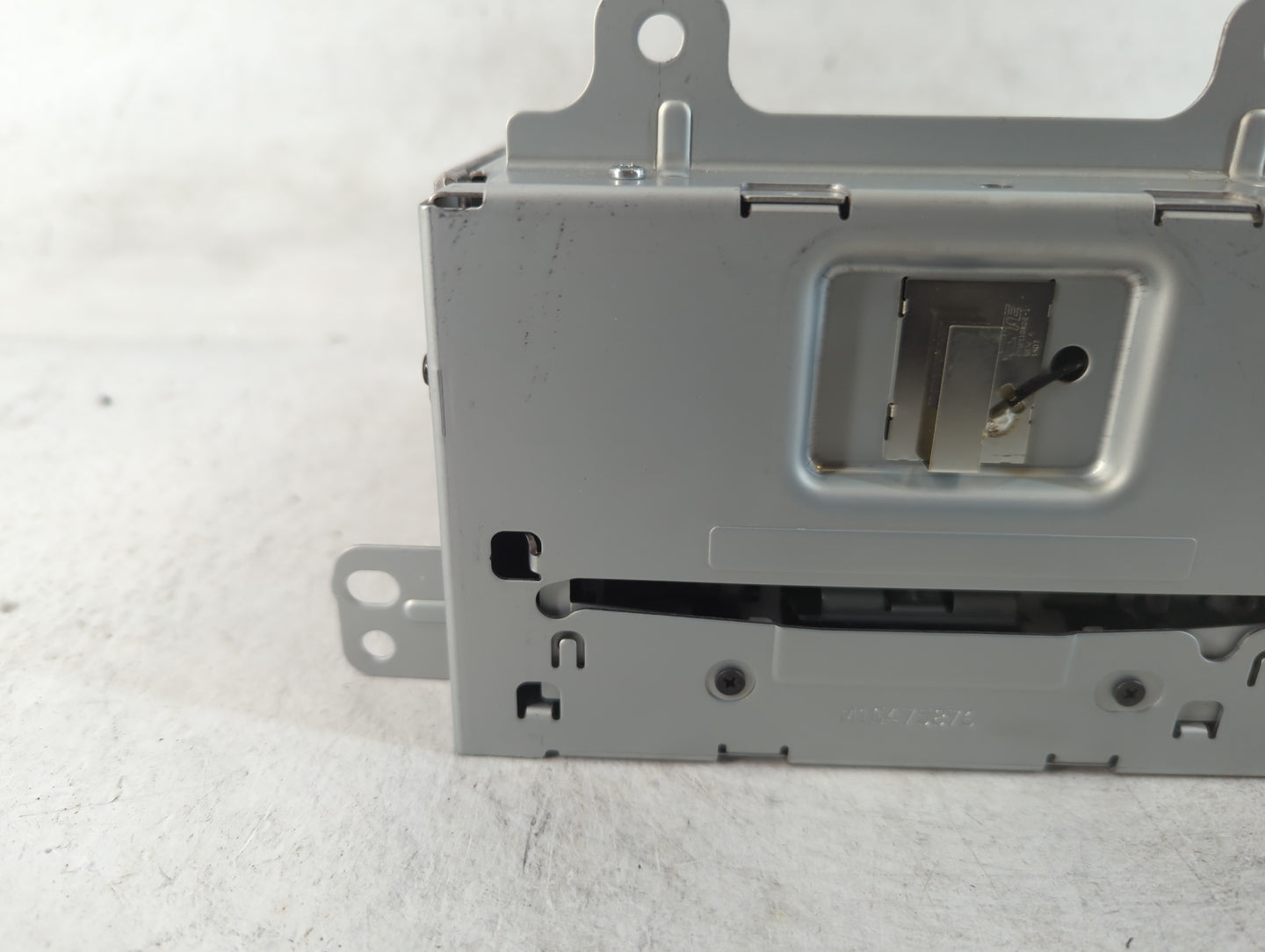 2015-2016 Buick Encore Radio AM FM Cd Player Receiver Replacement P/N:84026635 Fits Fits 2014 2015 2016 2017 OEM Used Auto Parts - Oemusedautoparts1.com