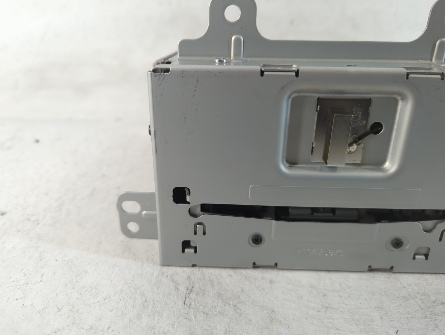 2015-2016 Buick Encore Radio AM FM Cd Player Receiver Replacement P/N:84026635 Fits Fits 2014 2015 2016 2017 OEM Used Auto Parts - Oemusedautoparts1.com