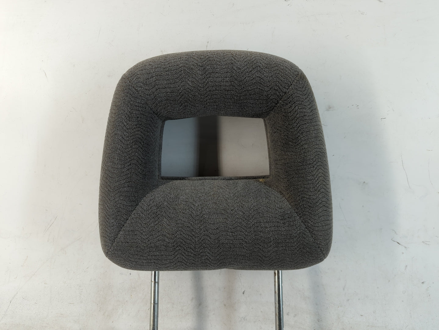 2002 Suzuki Xl-7 Headrest Head Rest Front Driver Passenger Seat Fits OEM Used Auto Parts - Oemusedautoparts1.com