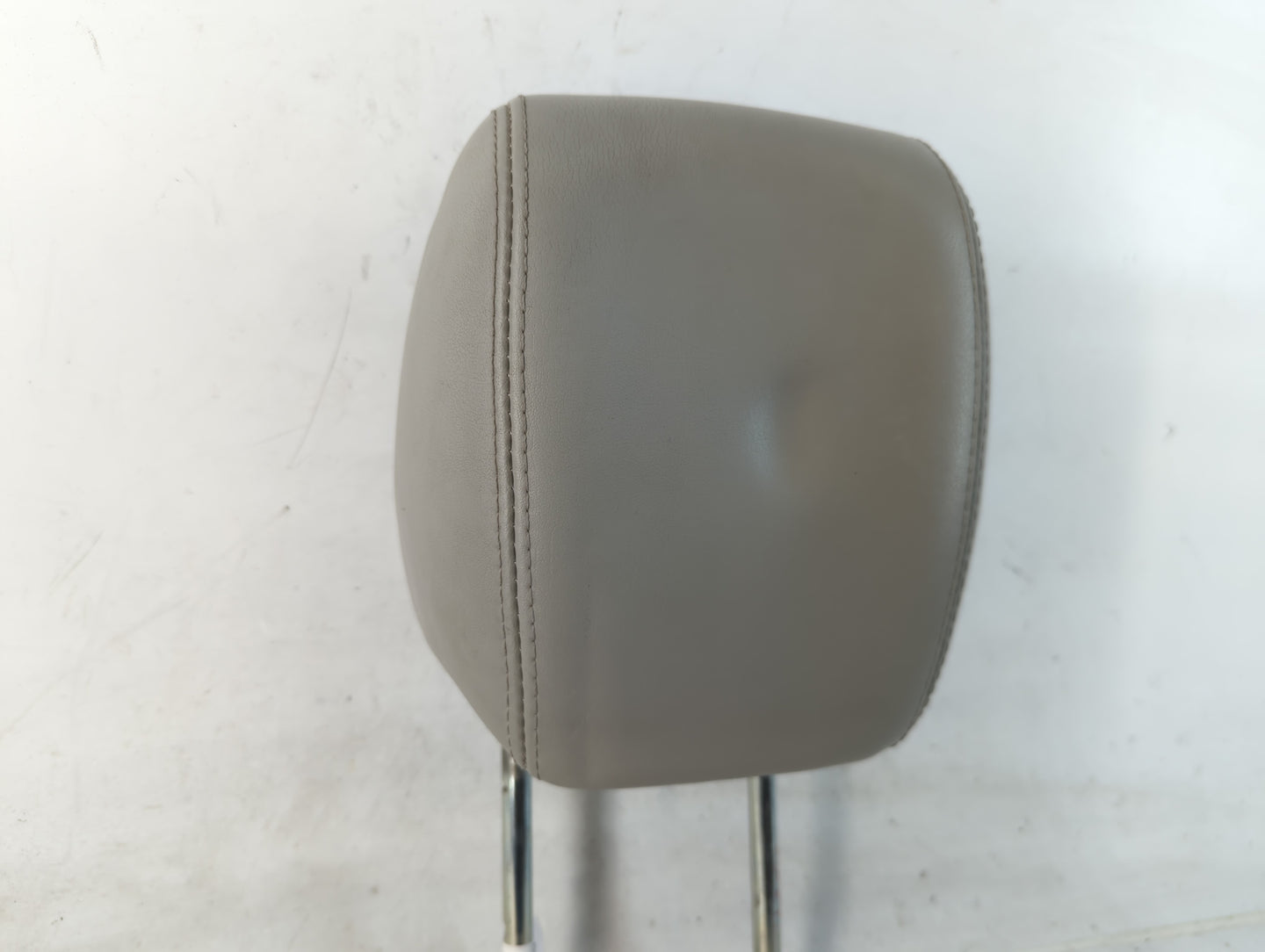 2009-2011 Buick Enclave Headrest Head Rest Front Driver Passenger Seat Fits Fits 2009 2010 2011 OEM Used Auto Parts - Oemusedautoparts1.com