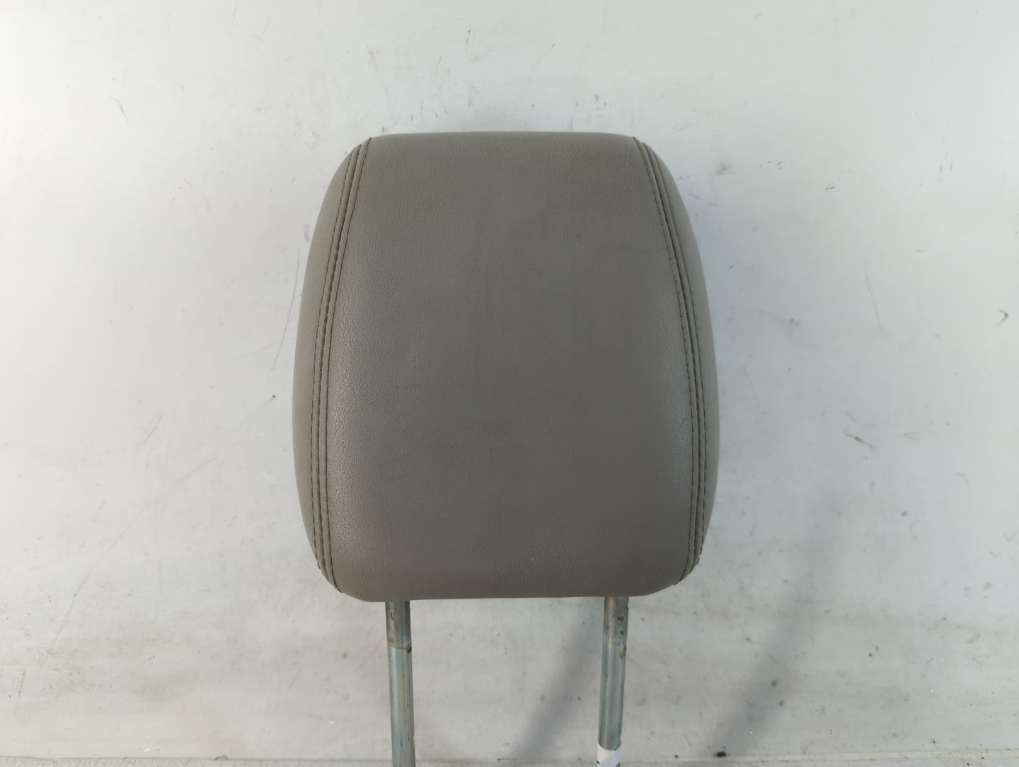 2009-2011 Buick Enclave Headrest Head Rest Front Driver Passenger Seat Fits Fits 2009 2010 2011 OEM Used Auto Parts - Oemusedautoparts1.com