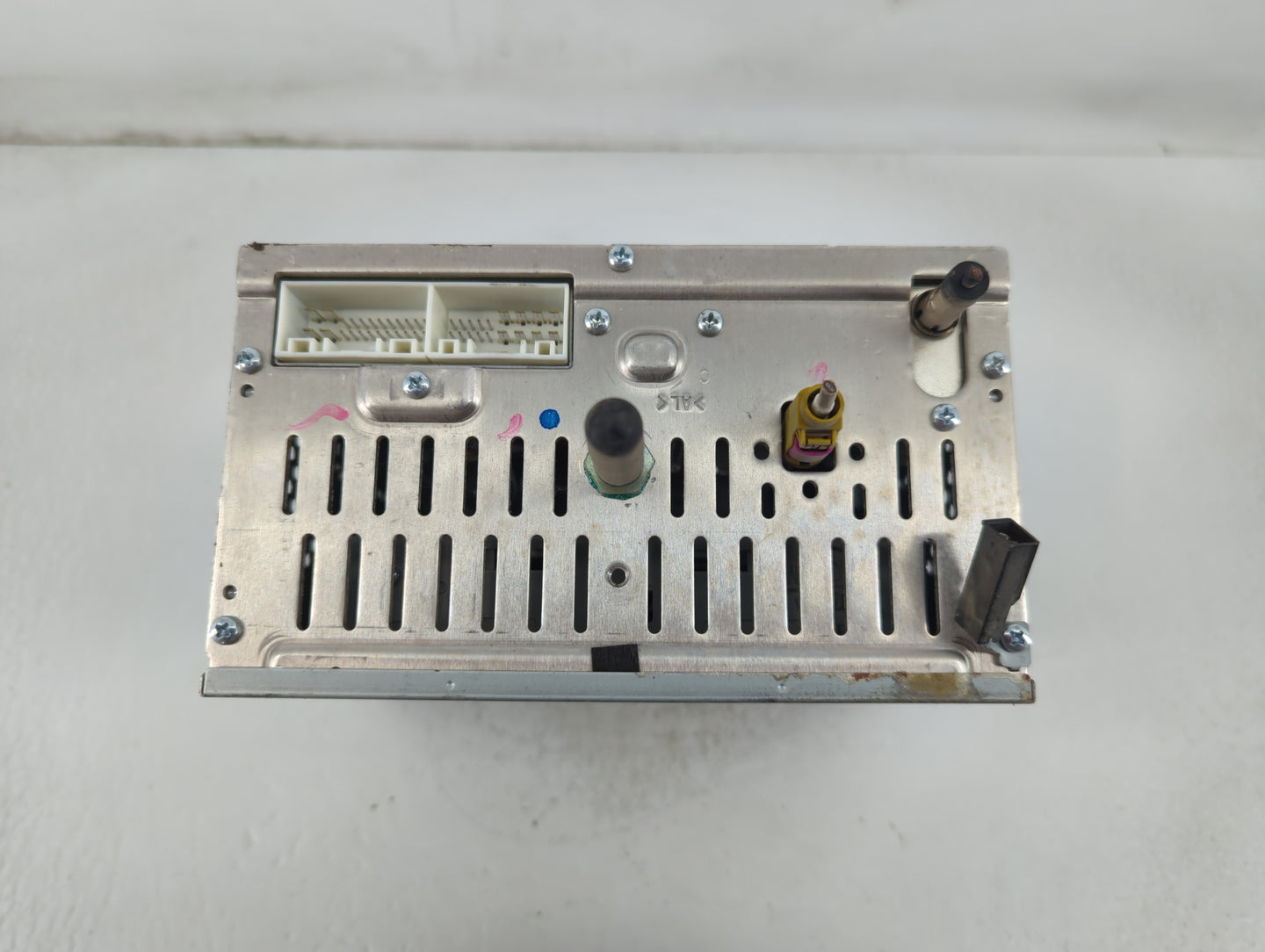 2011-2015 Hyundai Sonata Radio AM FM Cd Player Receiver Replacement P/N:96180-3Q750 Fits Fits 2011 2012 2013 2014 2015 OEM Used Auto Parts - Oemusedautoparts1.com
