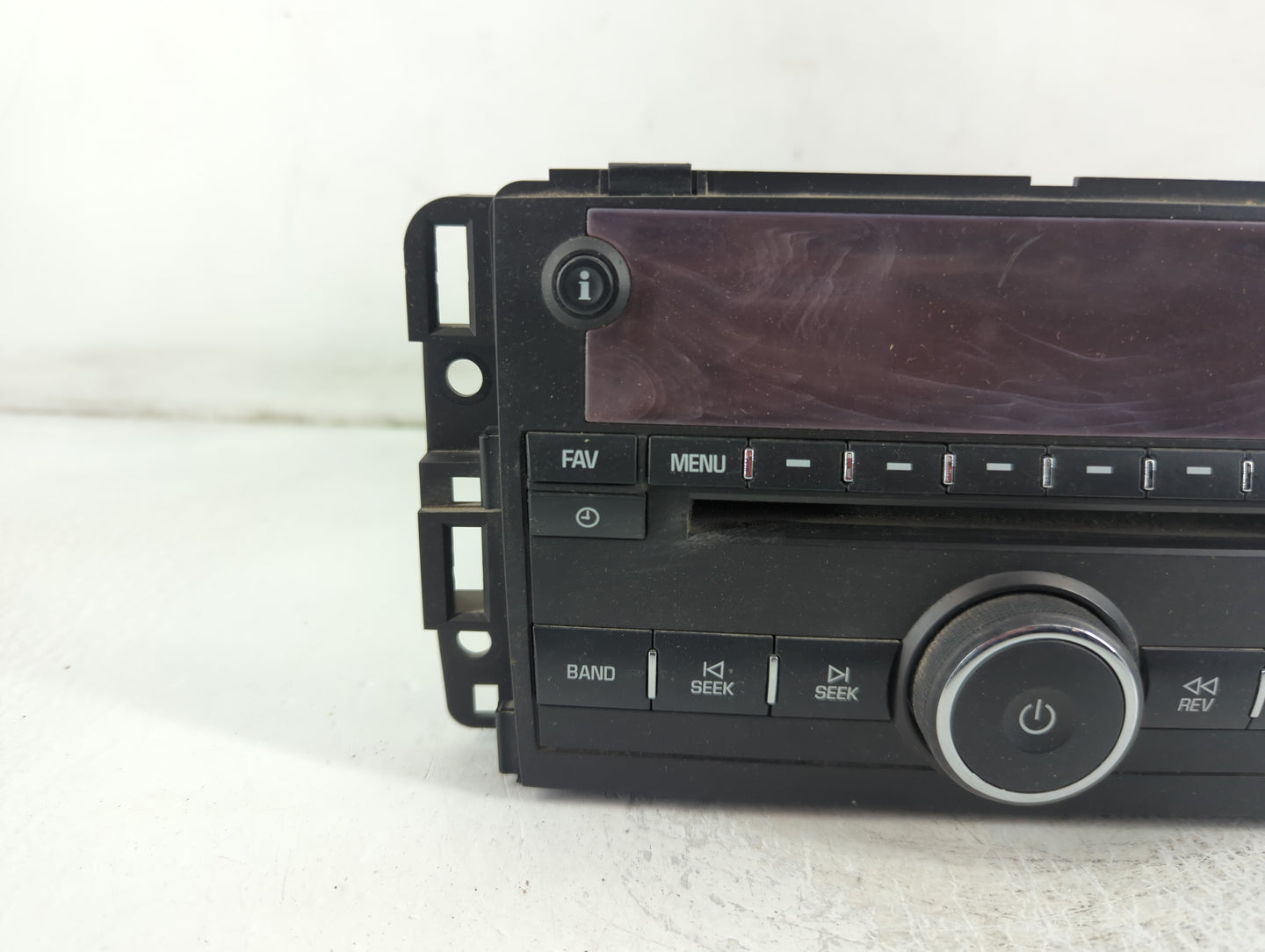 2007 Saturn Outlook Radio AM FM Cd Player Receiver Replacement P/N:M43493331A Fits OEM Used Auto Parts - Oemusedautoparts1.com