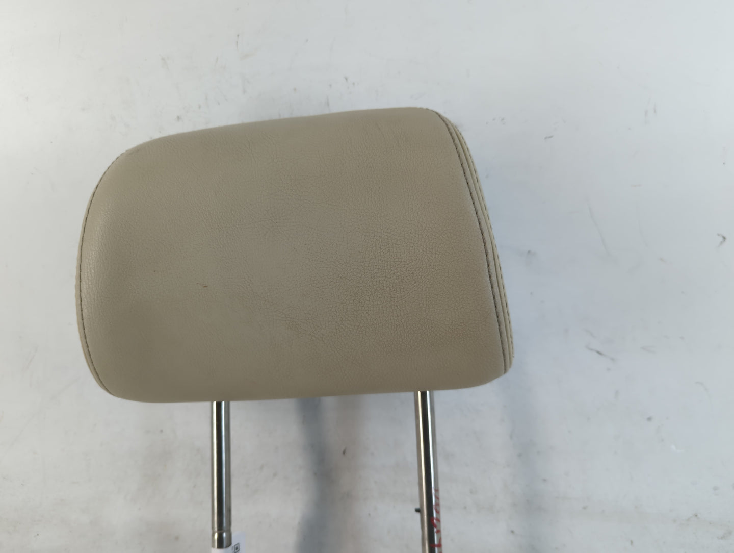 2006-2010 Volkswagen Beetle Headrest Head Rest Front Driver Passenger Seat Fits Fits 2006 2007 2008 2009 2010 OEM Used Auto Parts - Oemusedautoparts1.com