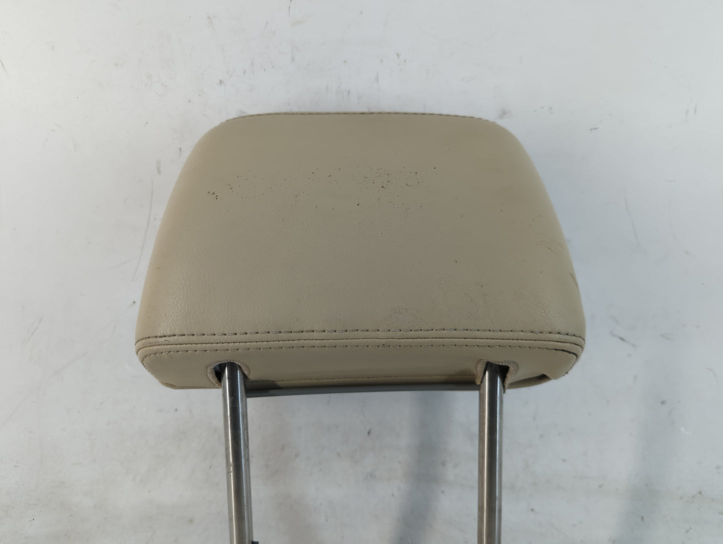2006-2010 Volkswagen Beetle Headrest Head Rest Front Driver Passenger Seat Fits Fits 2006 2007 2008 2009 2010 OEM Used Auto Parts - Oemusedautoparts1.com
