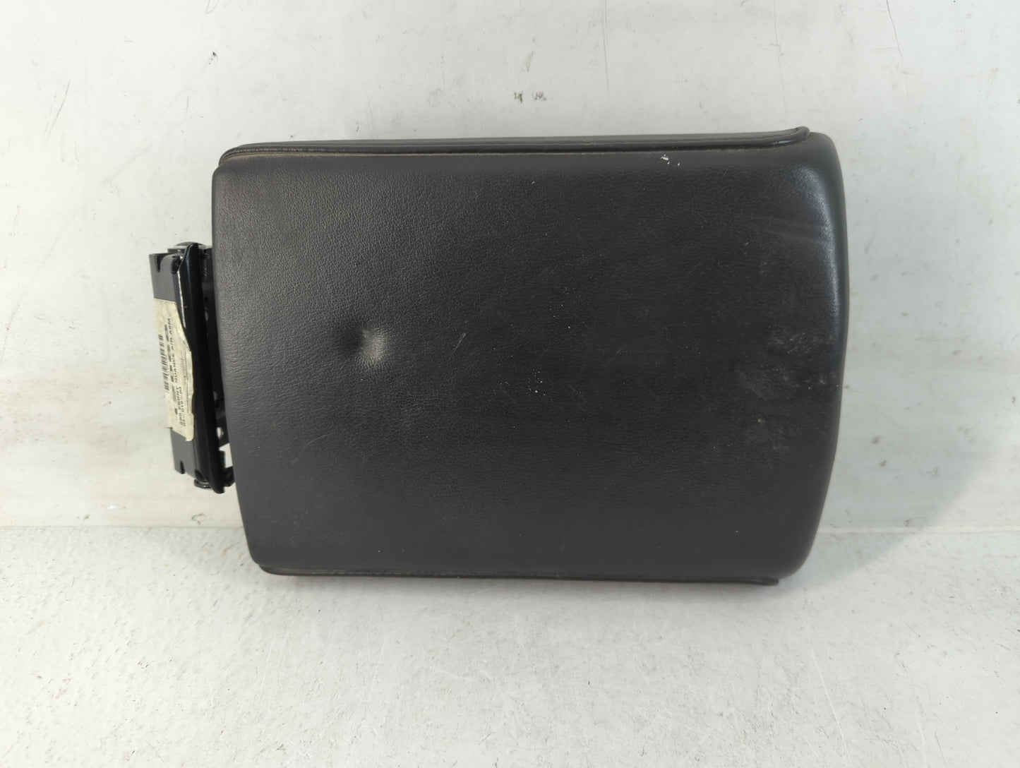 2008-2009 Cadillac Sts Center Console Armrest Cover Lid Fits Fits 2008 2009 OEM Used Auto Parts - Oemusedautoparts1.com
