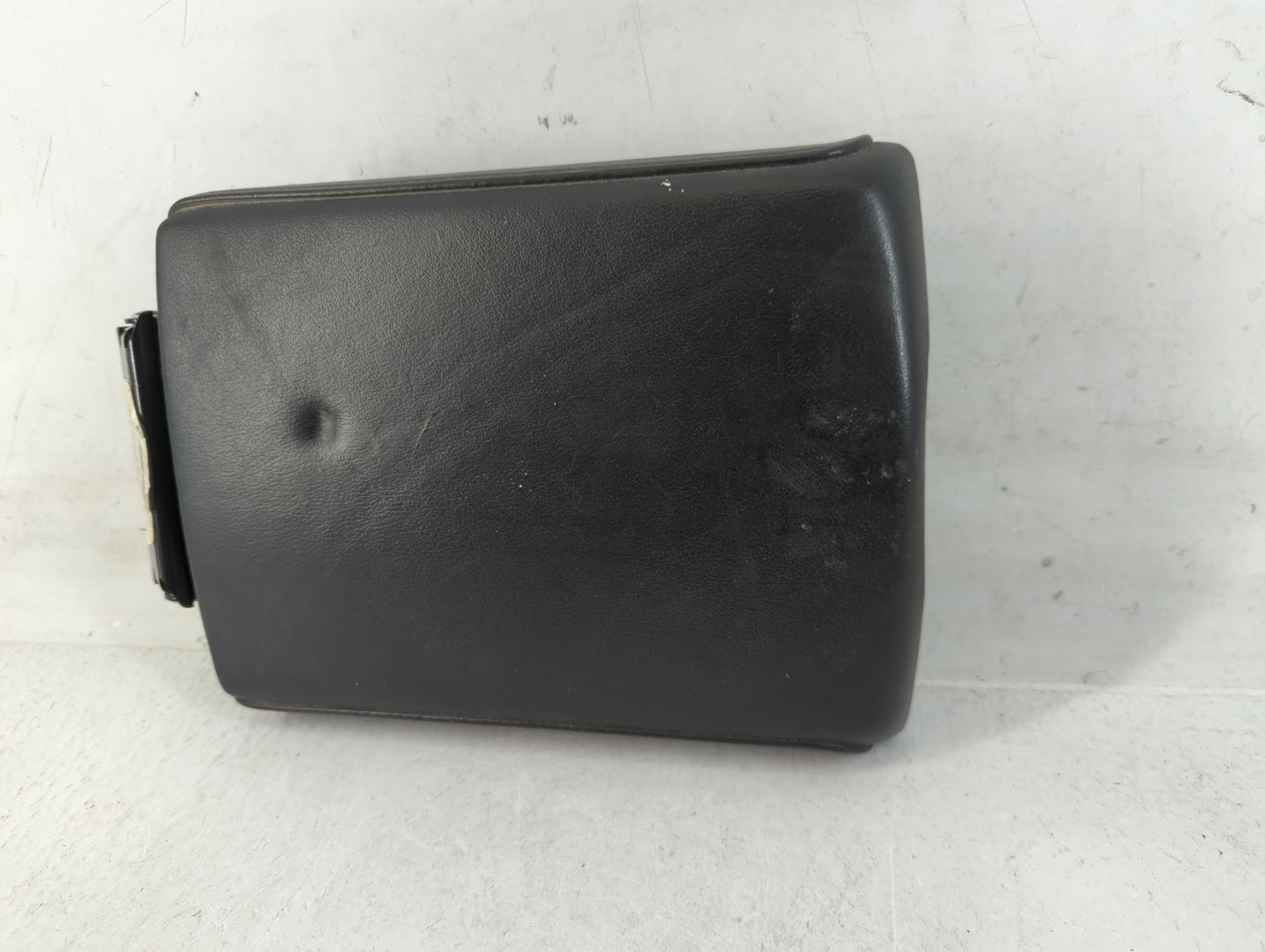 2008-2009 Cadillac Sts Center Console Armrest Cover Lid Fits Fits 2008 2009 OEM Used Auto Parts - Oemusedautoparts1.com