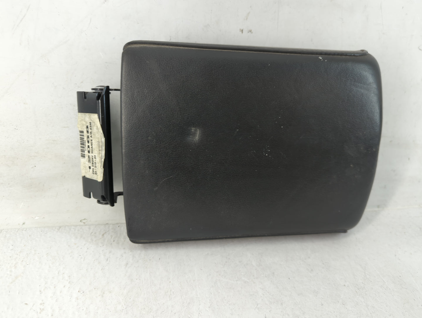 2008-2009 Cadillac Sts Center Console Armrest Cover Lid Fits Fits 2008 2009 OEM Used Auto Parts - Oemusedautoparts1.com