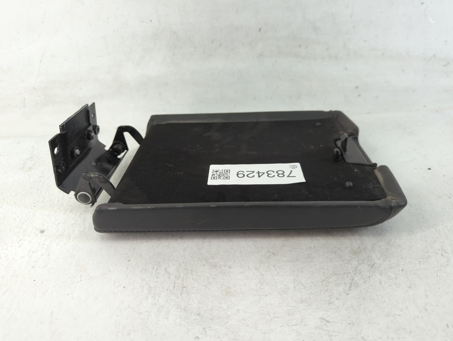 2008-2009 Cadillac Sts Center Console Armrest Cover Lid Fits Fits 2008 2009 OEM Used Auto Parts - Oemusedautoparts1.com