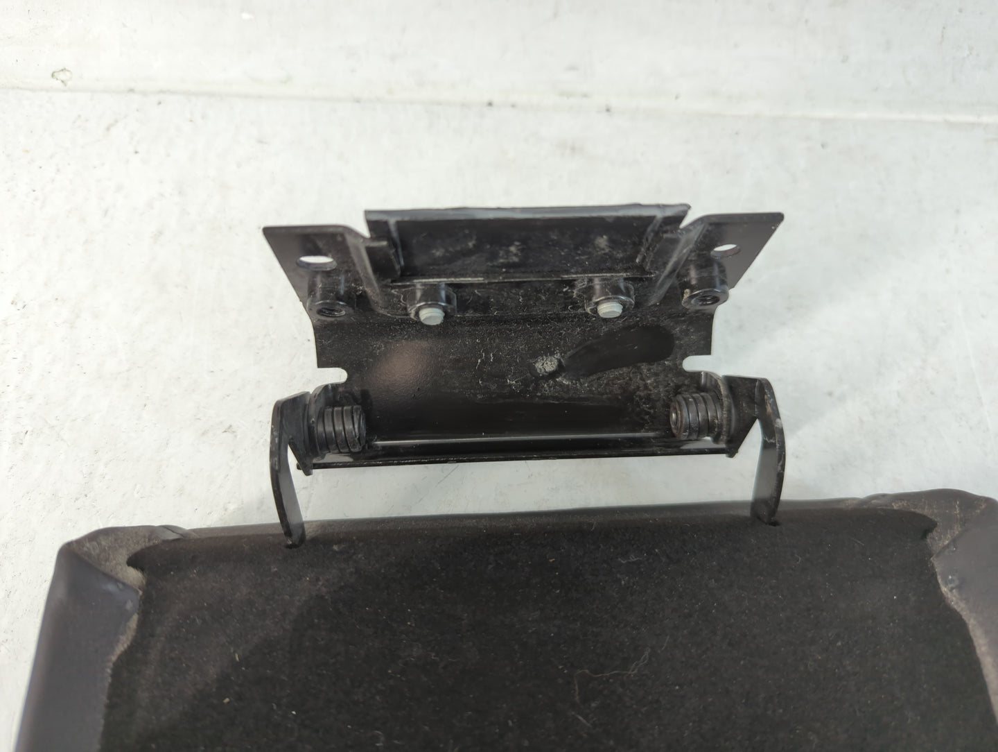 2008-2009 Cadillac Sts Center Console Armrest Cover Lid Fits Fits 2008 2009 OEM Used Auto Parts - Oemusedautoparts1.com