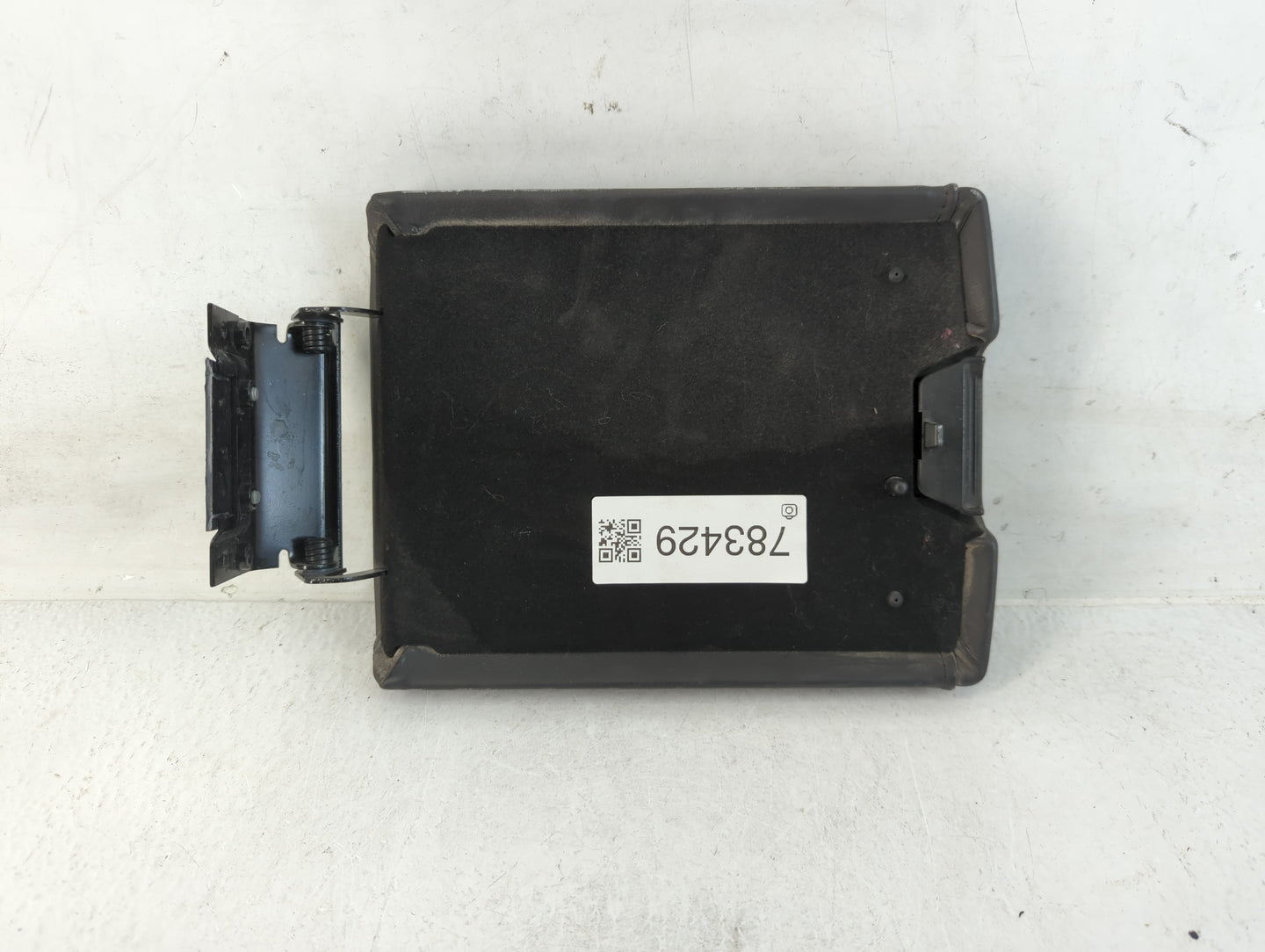 2008-2009 Cadillac Sts Center Console Armrest Cover Lid Fits Fits 2008 2009 OEM Used Auto Parts - Oemusedautoparts1.com