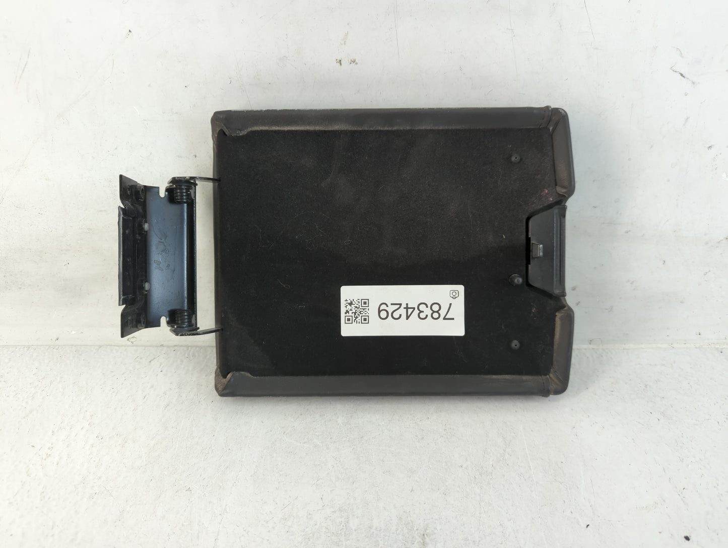 2008-2009 Cadillac Sts Center Console Armrest Cover Lid Fits Fits 2008 2009 OEM Used Auto Parts - Oemusedautoparts1.com