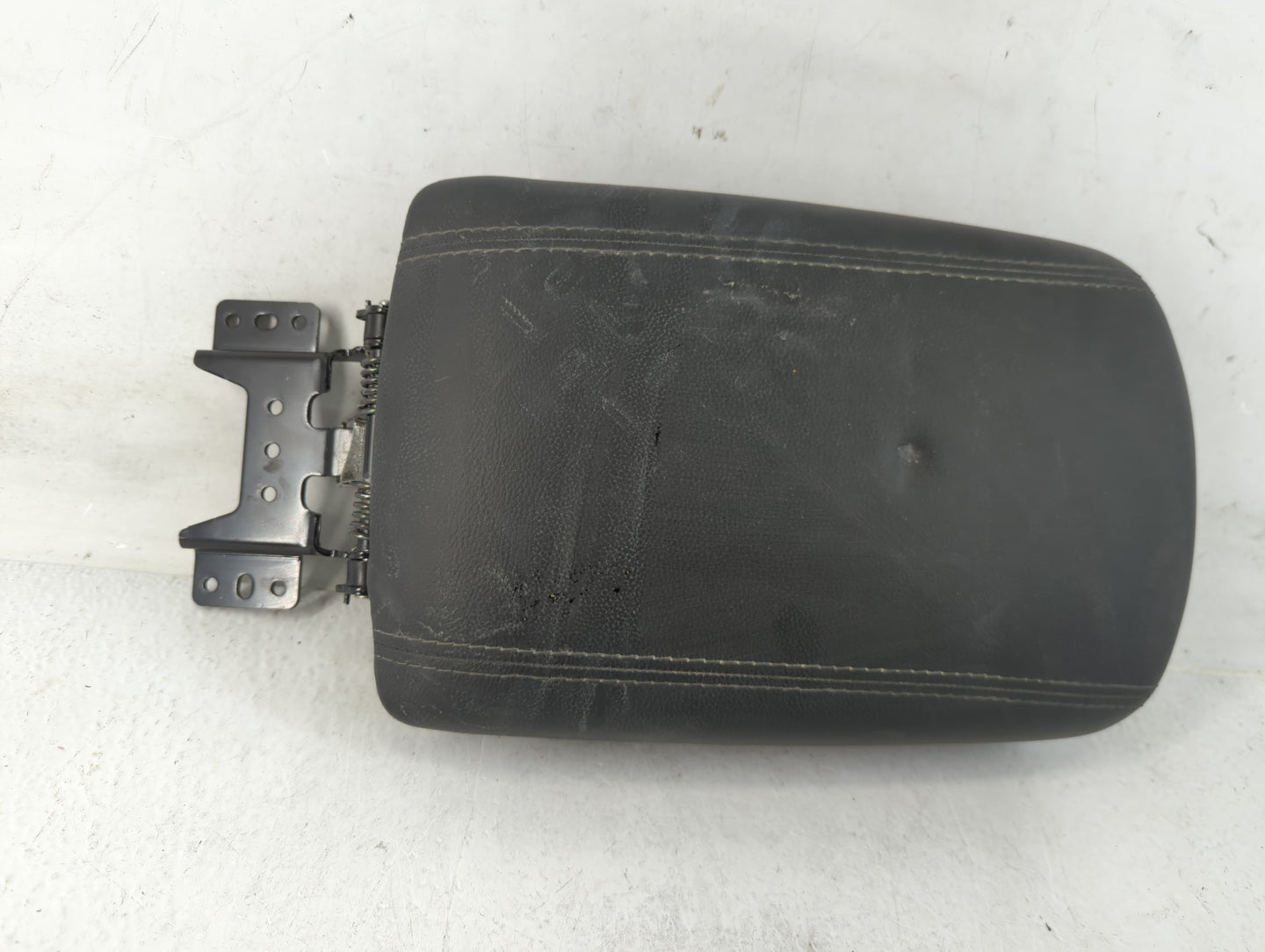 2017 Hyundai Santa Fe Center Console Armrest Cover Lid Fits OEM Used Auto Parts - Oemusedautoparts1.com