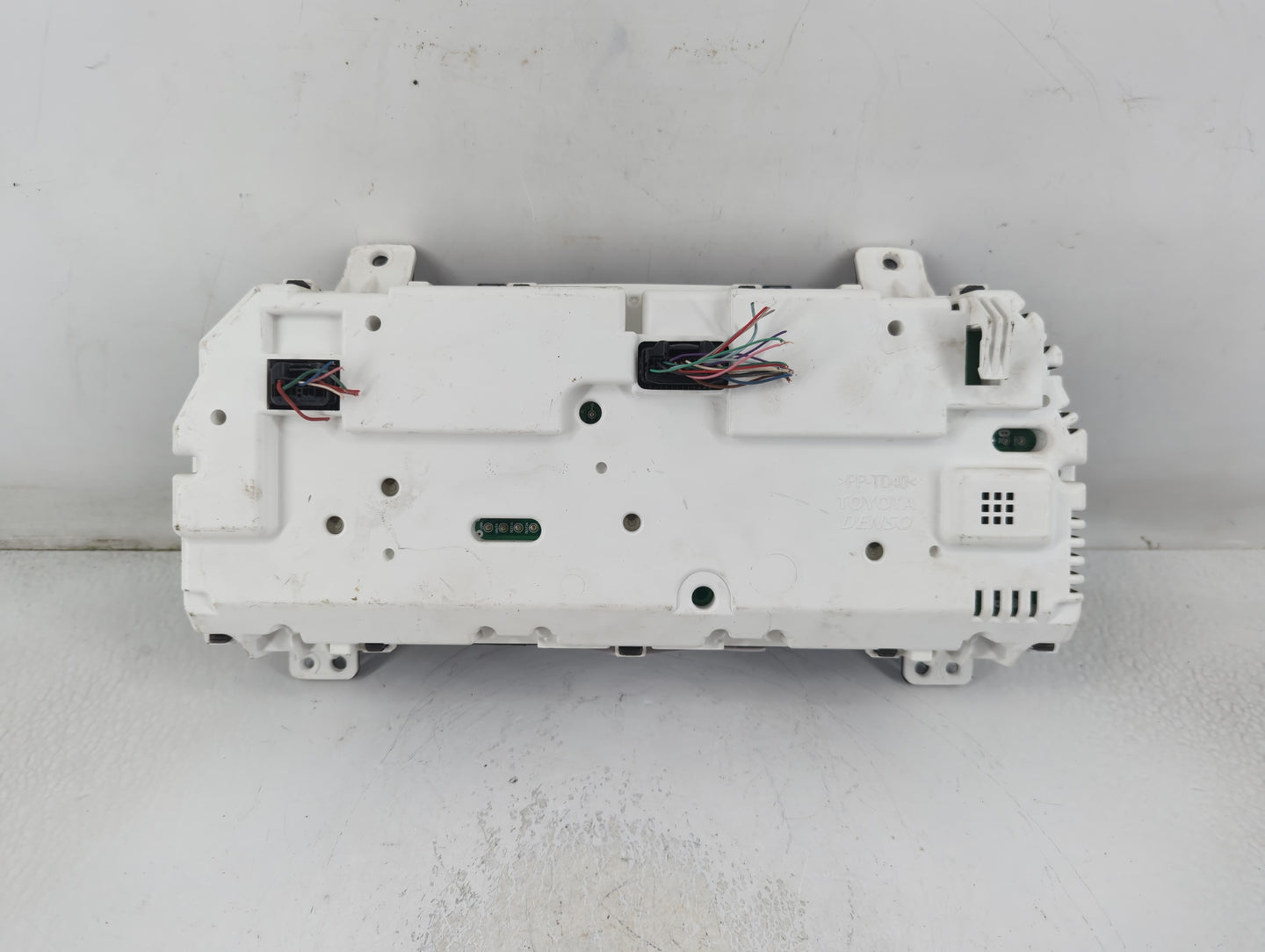 2013-2014 Toyota Camry Instrument Cluster Speedometer Gauges P/N:1044 83800-0X620-00 Fits Fits 2013 2014 OEM Used Auto Parts - Oemusedautoparts1.com