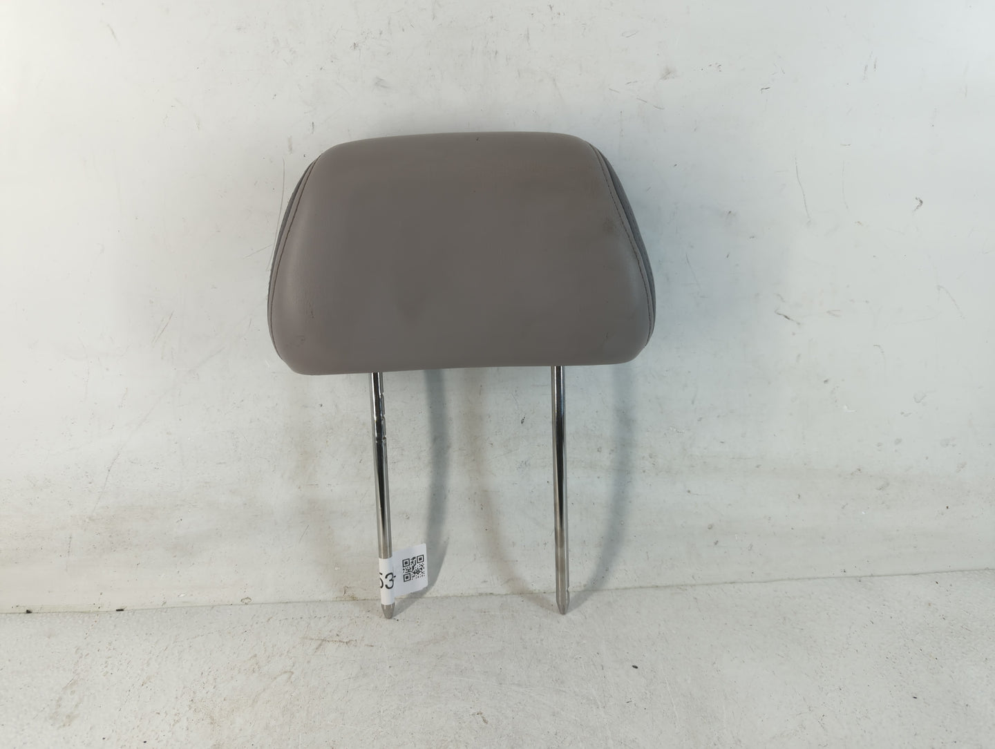 1996-2000 Chrysler Town & Country Headrest Head Rest Front Driver Passenger Seat Fits Fits 1996 1997 1998 1999 2000 OEM Used Auto Parts - Oemusedautoparts1.com