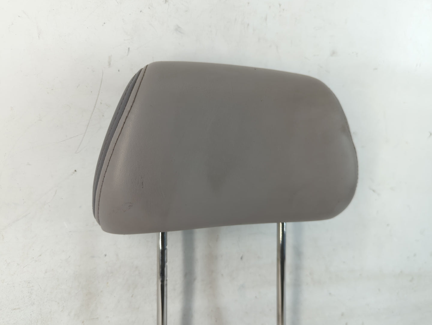 1996-2000 Chrysler Town & Country Headrest Head Rest Front Driver Passenger Seat Fits Fits 1996 1997 1998 1999 2000 OEM Used Auto Parts - Oemusedautoparts1.com