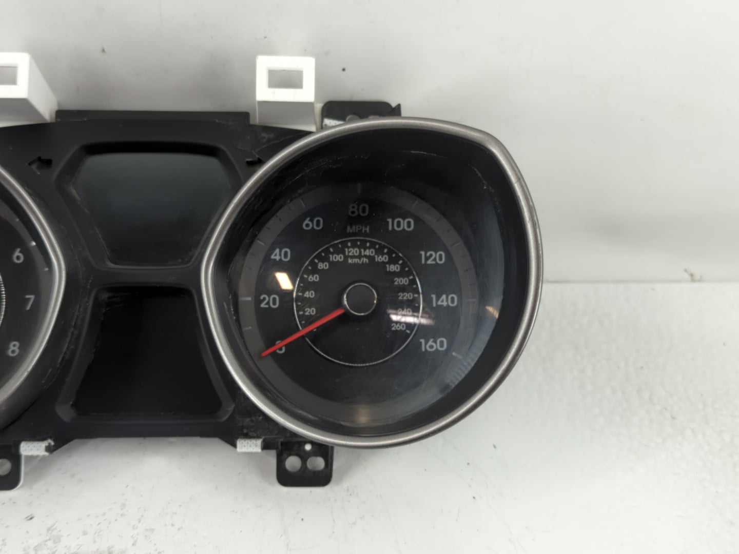 2014-2016 Hyundai Elantra Instrument Cluster Speedometer Gauges P/N:94004-3Y010 Fits Fits 2014 2015 2016 OEM Used Auto Parts - Oemusedautoparts1.com