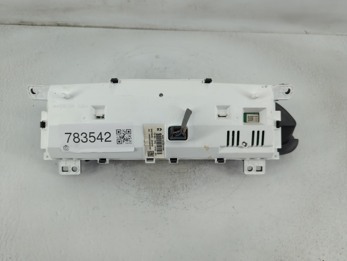 2012-2015 Honda Civic Instrument Cluster Speedometer Gauges P/N:78200-TR3-A011-M1 Fits Fits 2012 2013 2014 2015 OEM Used Auto Parts - Oemusedautoparts1.com