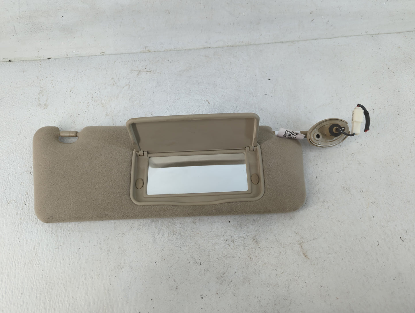 2002-2003 Lexus Es300 Sun Visor Shade Replacement Driver Left Mirror Fits Fits 2002 2003 OEM Used Auto Parts - Oemusedautoparts1.com