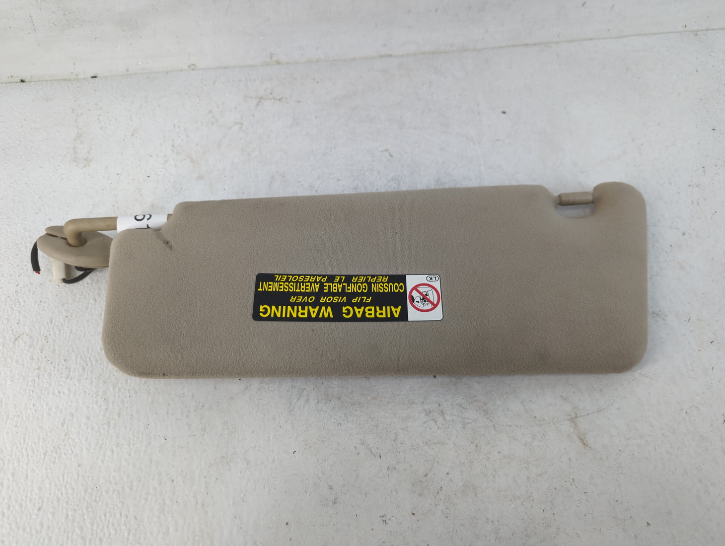 2002-2003 Lexus Es300 Sun Visor Shade Replacement Driver Left Mirror Fits Fits 2002 2003 OEM Used Auto Parts - Oemusedautoparts1.com